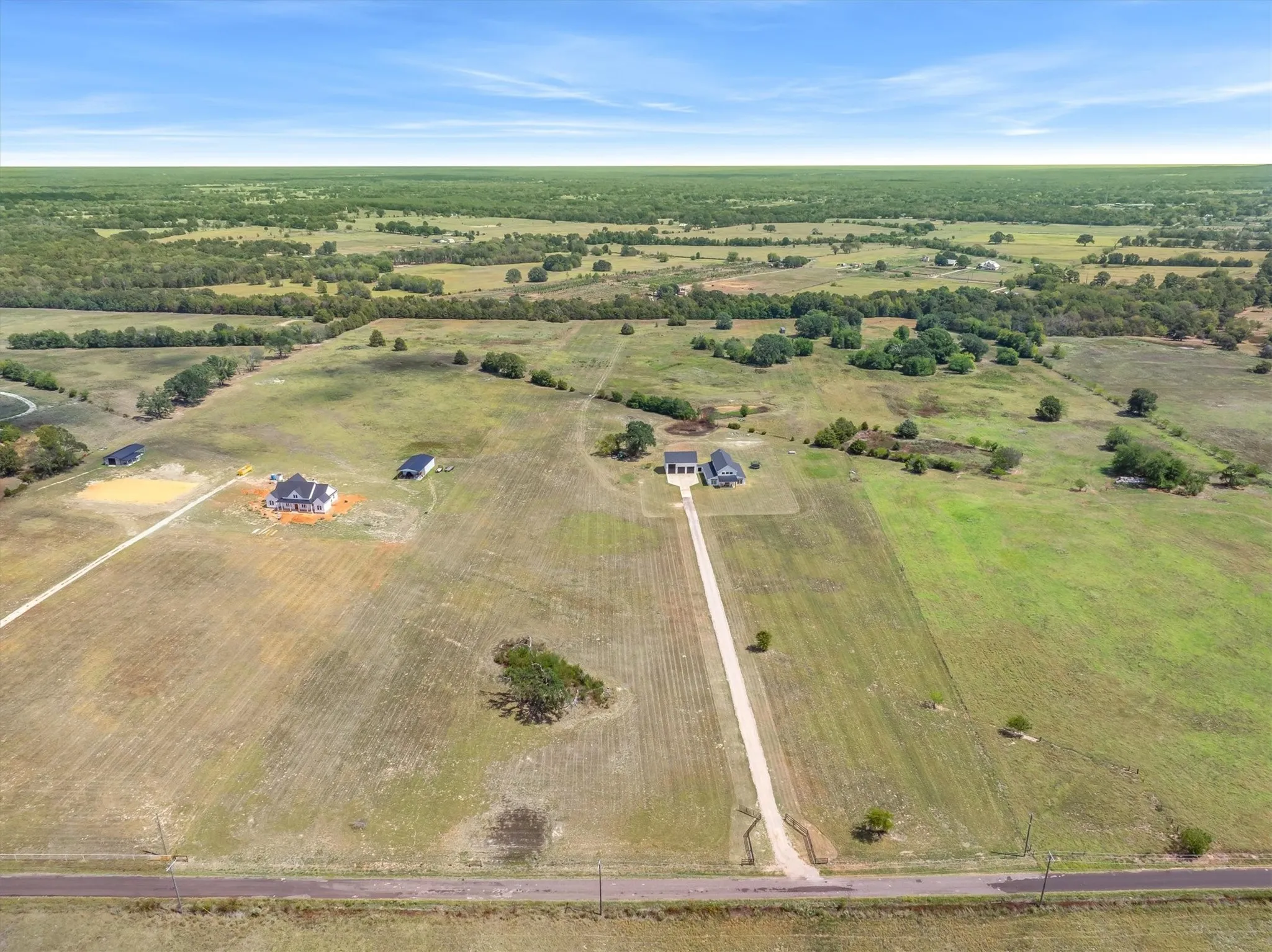 Single Family Residence For Sale in Van Zandt County , 586 VZ County Road 1504, Van, Texas 75790, 4 Bedroom, 4 Bathroom, 3 Garage spaces, 2,912 Sqft, built in 2024, mls#21383903, Real Estate Agent in Van, Homes For Sale in Van Zandt county, Homes For Sale in Van, Realtor in Van Texas, Real Estate Brokerage Independent Realty Texas, Luminita Cordes Realtor