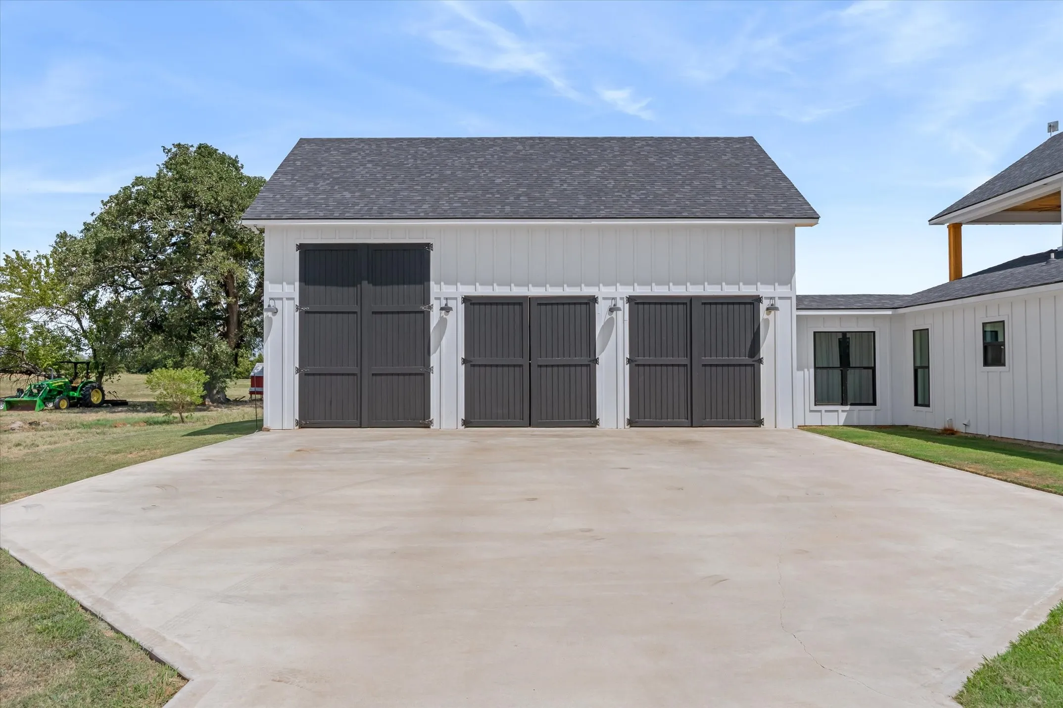 Single Family Residence For Sale in Van Zandt County , 586 VZ County Road 1504, Van, Texas 75790, 4 Bedroom, 4 Bathroom, 3 Garage spaces, 2,912 Sqft, built in 2024, mls#21383903, Real Estate Agent in Van, Homes For Sale in Van Zandt county, Homes For Sale in Van, Realtor in Van Texas, Real Estate Brokerage Independent Realty Texas, Luminita Cordes Realtor