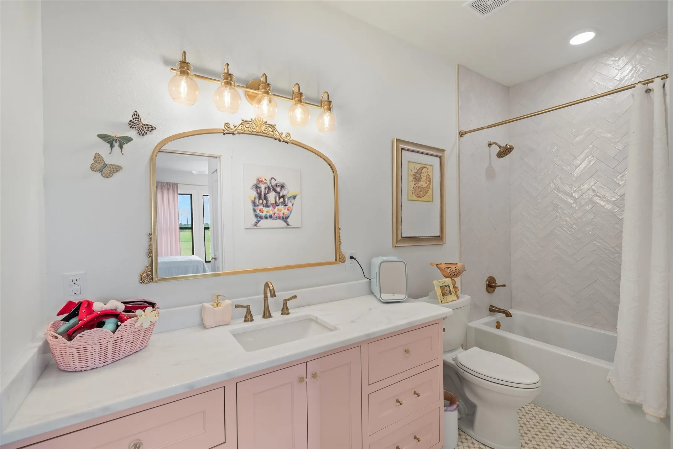 Single Family Residence For Sale in Van Zandt County , 586 VZ County Road 1504, Van, Texas 75790, 4 Bedroom, 4 Bathroom, 3 Garage spaces, 2,912 Sqft, built in 2024, mls#21383903, Real Estate Agent in Van, Homes For Sale in Van Zandt county, Homes For Sale in Van, Realtor in Van Texas, Real Estate Brokerage Independent Realty Texas, Luminita Cordes Realtor