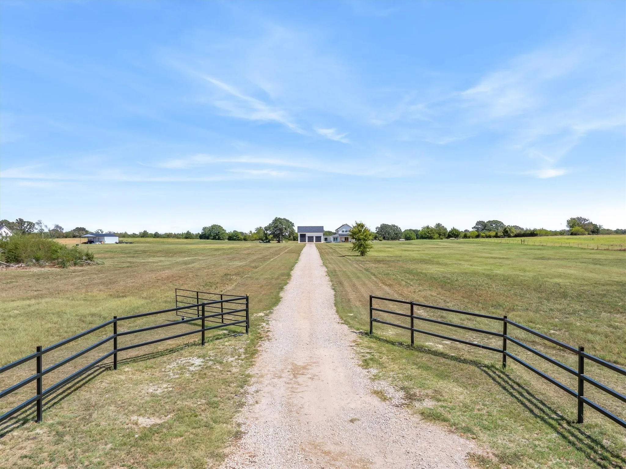 Single Family Residence For Sale in Van Zandt County , 586 VZ County Road 1504, Van, Texas 75790, 4 Bedroom, 4 Bathroom, 3 Garage spaces, 2,912 Sqft, built in 2024, mls#21383903, Real Estate Agent in Van, Homes For Sale in Van Zandt county, Homes For Sale in Van, Realtor in Van Texas, Real Estate Brokerage Independent Realty Texas, Luminita Cordes Realtor