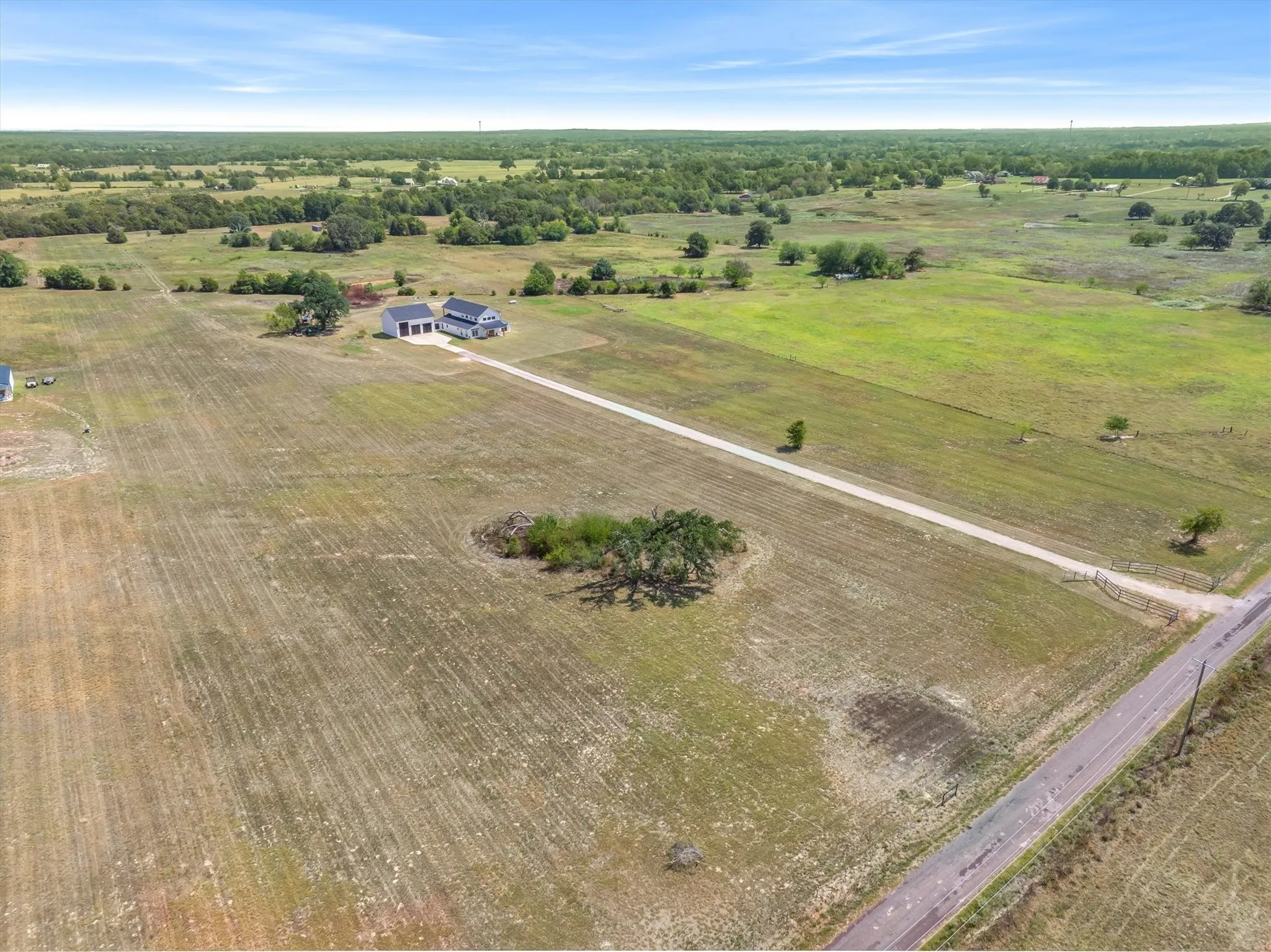 Single Family Residence For Sale in Van Zandt County , 586 VZ County Road 1504, Van, Texas 75790, 4 Bedroom, 4 Bathroom, 3 Garage spaces, 2,912 Sqft, built in 2024, mls#21383903, Real Estate Agent in Van, Homes For Sale in Van Zandt county, Homes For Sale in Van, Realtor in Van Texas, Real Estate Brokerage Independent Realty Texas, Luminita Cordes Realtor