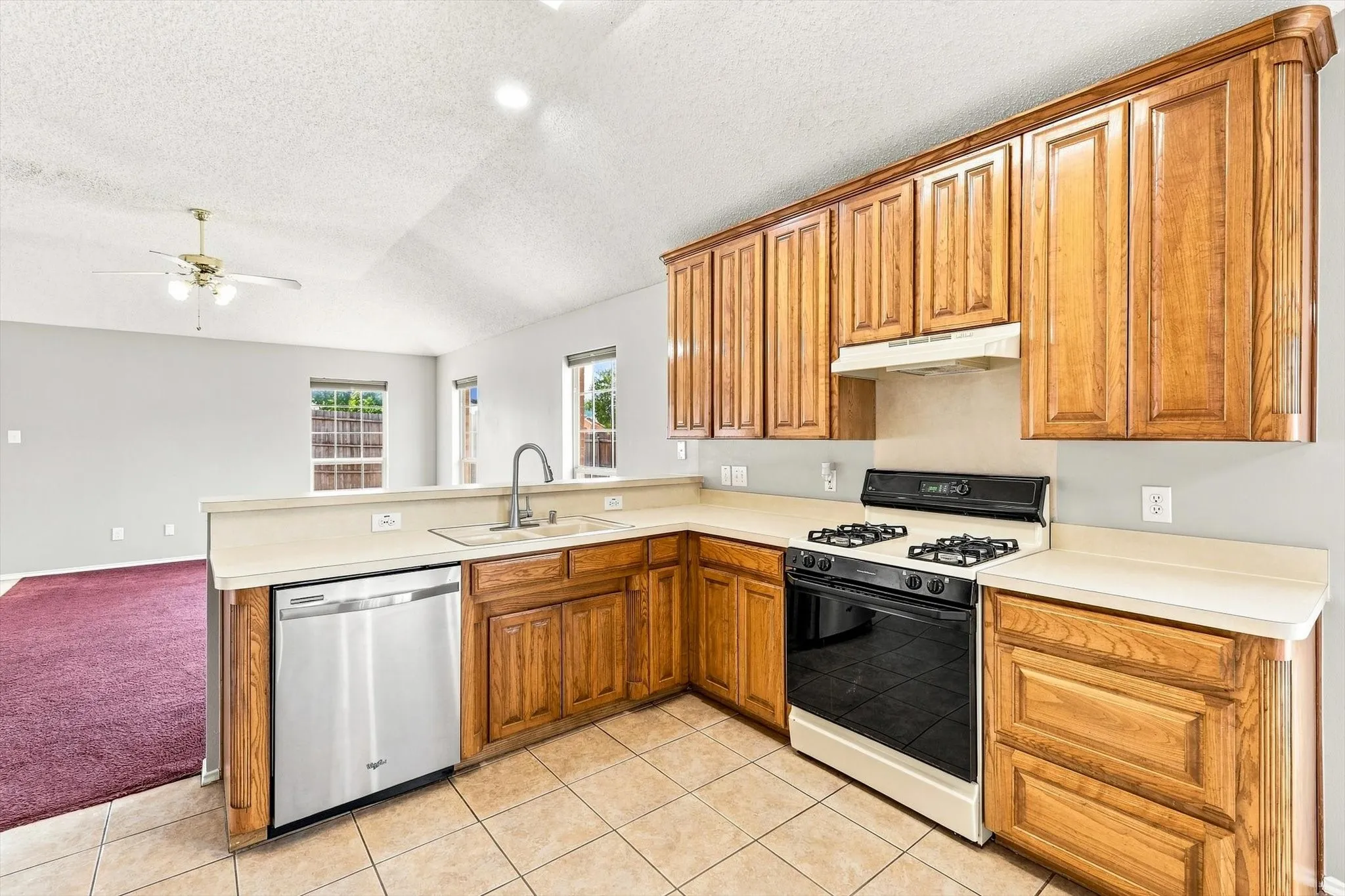 Single Family Residence For Sale in Tarrant County , 8900 San Joaquin Trail, Fort Worth, Texas 76118, 4 Bedroom, 2 Bathroom, 2 Garage spaces, 1,877 Sqft, built in 1996, mls#21383326, Real Estate Agent in Fort Worth, Homes For Sale in Tarrant county, Homes For Sale in Fort Worth, Realtor in Fort Worth Texas, Real Estate Brokerage Independent Realty Texas, Luminita Cordes Realtor