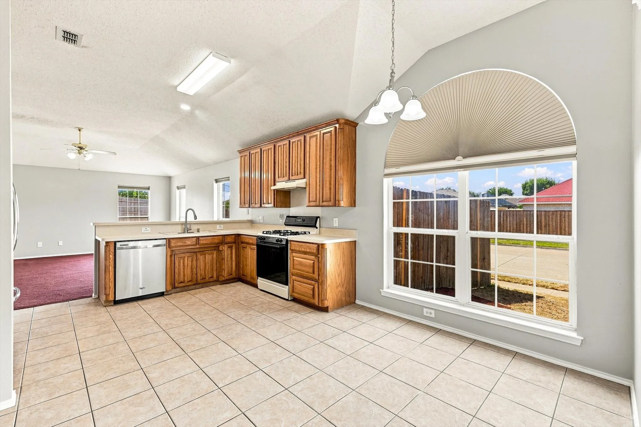 Single Family Residence For Sale in Tarrant County , 8900 San Joaquin Trail, Fort Worth, Texas 76118, 4 Bedroom, 2 Bathroom, 2 Garage spaces, 1,877 Sqft, built in 1996, mls#21383326, Real Estate Agent in Fort Worth, Homes For Sale in Tarrant county, Homes For Sale in Fort Worth, Realtor in Fort Worth Texas, Real Estate Brokerage Independent Realty Texas, Luminita Cordes Realtor