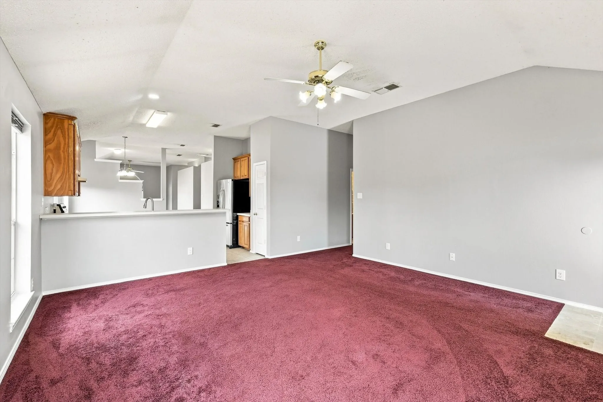 Single Family Residence For Sale in Tarrant County , 8900 San Joaquin Trail, Fort Worth, Texas 76118, 4 Bedroom, 2 Bathroom, 2 Garage spaces, 1,877 Sqft, built in 1996, mls#21383326, Real Estate Agent in Fort Worth, Homes For Sale in Tarrant county, Homes For Sale in Fort Worth, Realtor in Fort Worth Texas, Real Estate Brokerage Independent Realty Texas, Luminita Cordes Realtor