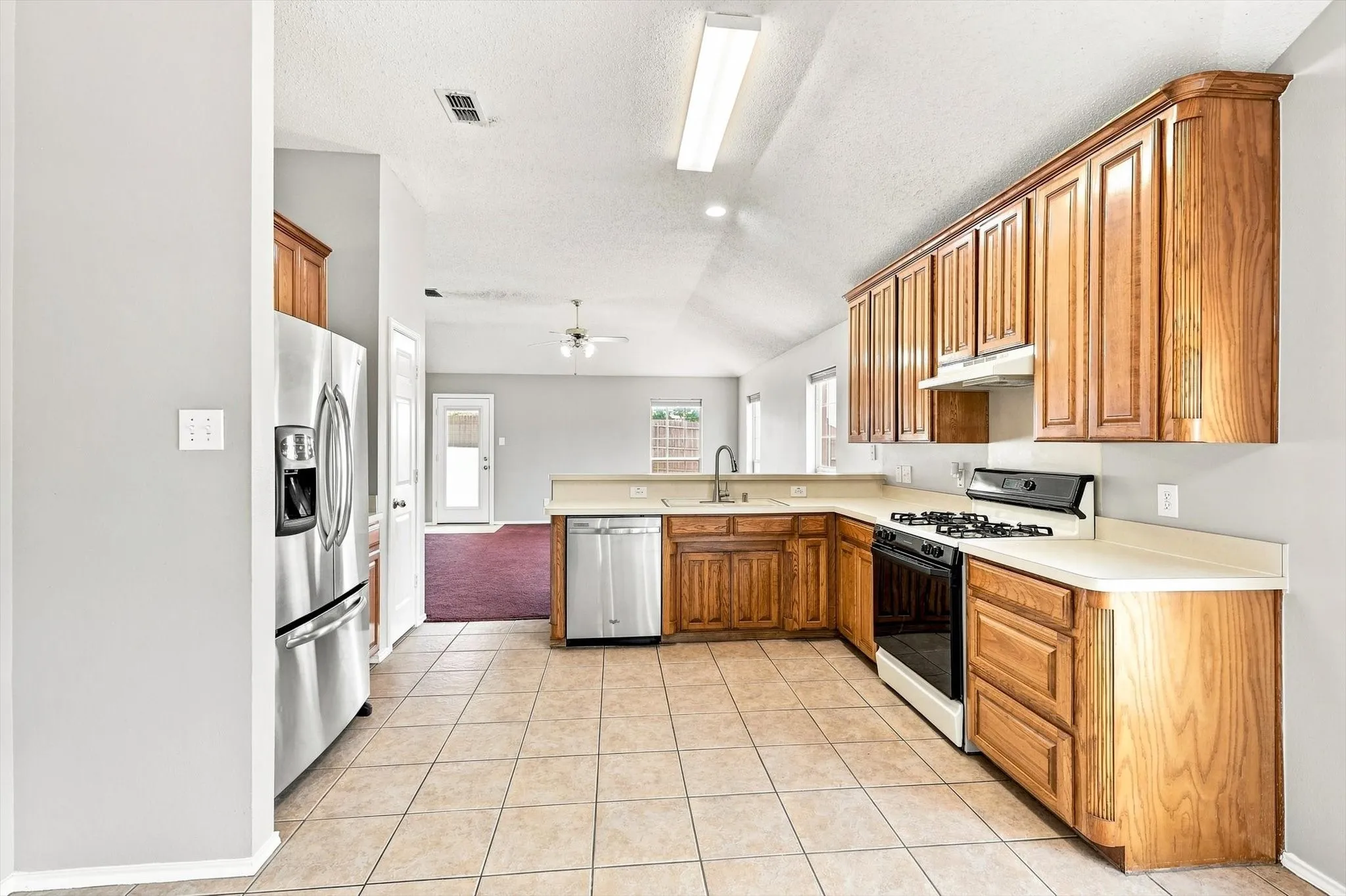 Single Family Residence For Sale in Tarrant County , 8900 San Joaquin Trail, Fort Worth, Texas 76118, 4 Bedroom, 2 Bathroom, 2 Garage spaces, 1,877 Sqft, built in 1996, mls#21383326, Real Estate Agent in Fort Worth, Homes For Sale in Tarrant county, Homes For Sale in Fort Worth, Realtor in Fort Worth Texas, Real Estate Brokerage Independent Realty Texas, Luminita Cordes Realtor