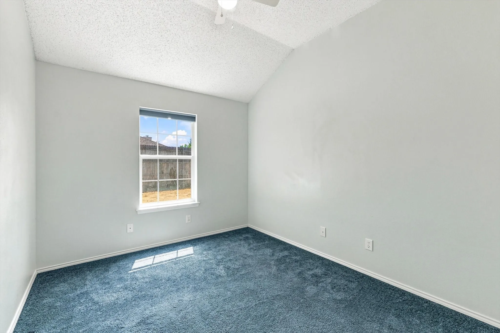 Single Family Residence For Sale in Tarrant County , 8900 San Joaquin Trail, Fort Worth, Texas 76118, 4 Bedroom, 2 Bathroom, 2 Garage spaces, 1,877 Sqft, built in 1996, mls#21383326, Real Estate Agent in Fort Worth, Homes For Sale in Tarrant county, Homes For Sale in Fort Worth, Realtor in Fort Worth Texas, Real Estate Brokerage Independent Realty Texas, Luminita Cordes Realtor