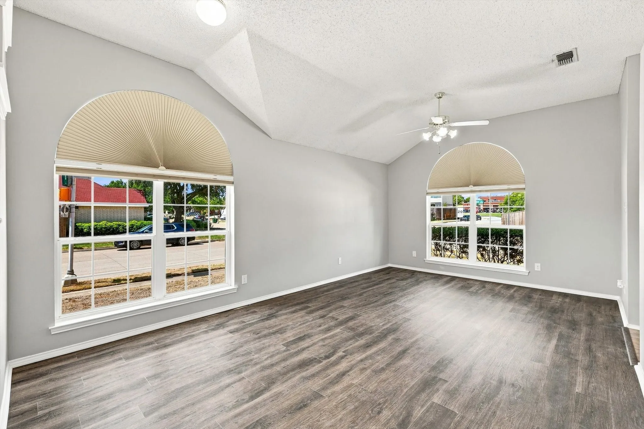 Single Family Residence For Sale in Tarrant County , 8900 San Joaquin Trail, Fort Worth, Texas 76118, 4 Bedroom, 2 Bathroom, 2 Garage spaces, 1,877 Sqft, built in 1996, mls#21383326, Real Estate Agent in Fort Worth, Homes For Sale in Tarrant county, Homes For Sale in Fort Worth, Realtor in Fort Worth Texas, Real Estate Brokerage Independent Realty Texas, Luminita Cordes Realtor