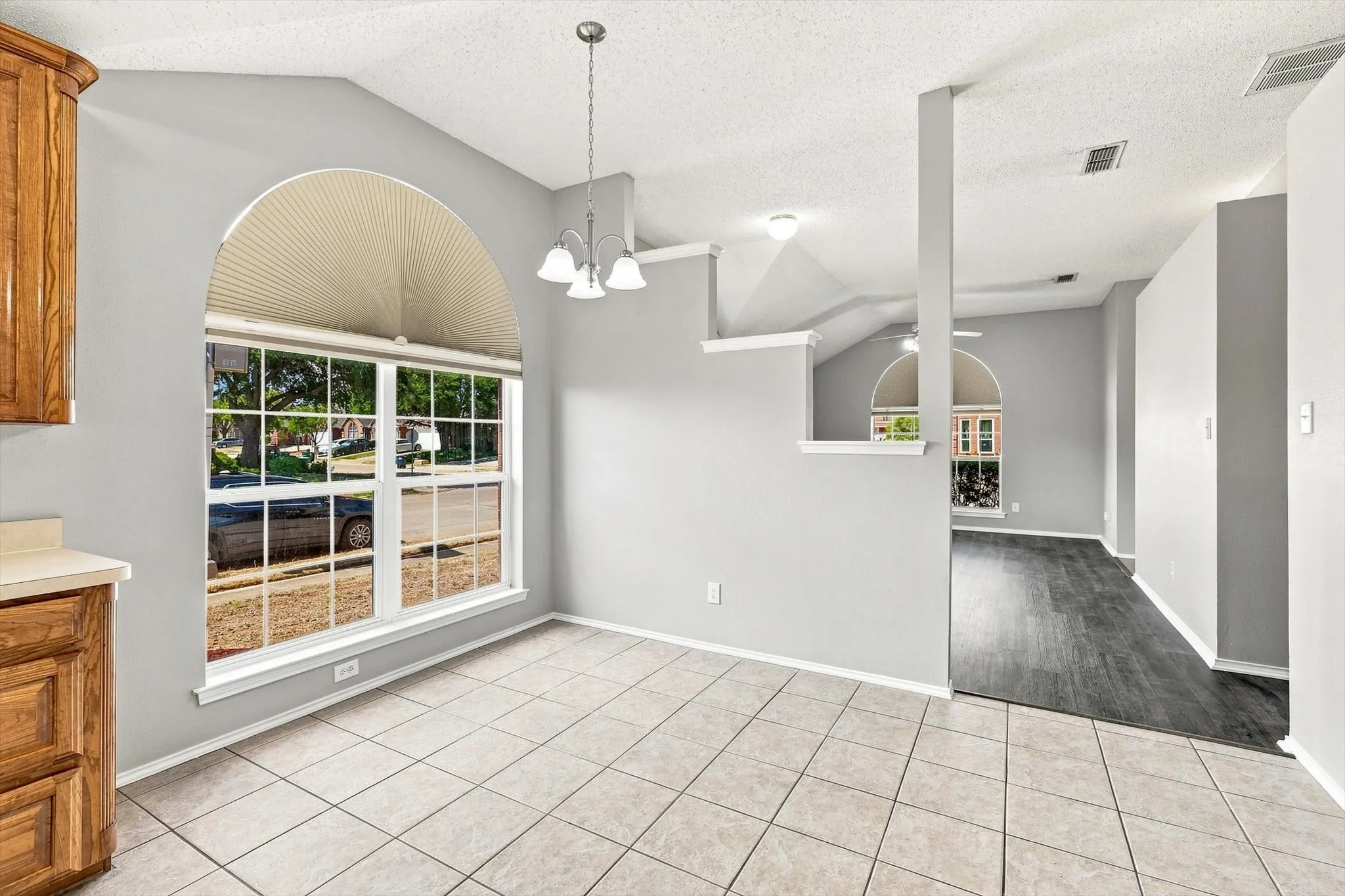Single Family Residence For Sale in Tarrant County , 8900 San Joaquin Trail, Fort Worth, Texas 76118, 4 Bedroom, 2 Bathroom, 2 Garage spaces, 1,877 Sqft, built in 1996, mls#21383326, Real Estate Agent in Fort Worth, Homes For Sale in Tarrant county, Homes For Sale in Fort Worth, Realtor in Fort Worth Texas, Real Estate Brokerage Independent Realty Texas, Luminita Cordes Realtor