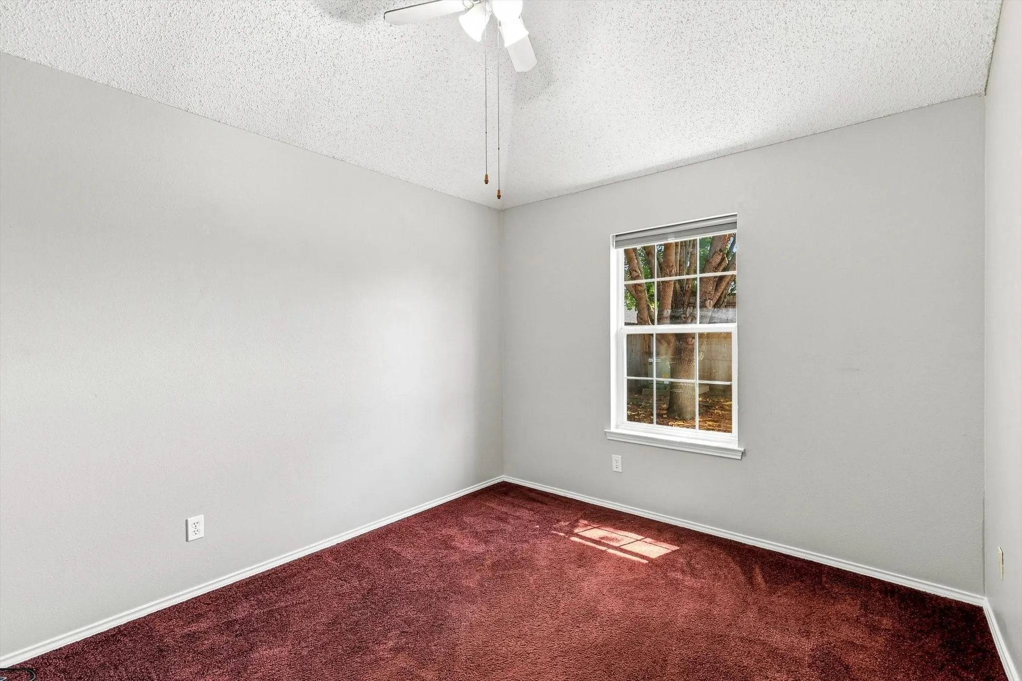 Single Family Residence For Sale in Tarrant County , 8900 San Joaquin Trail, Fort Worth, Texas 76118, 4 Bedroom, 2 Bathroom, 2 Garage spaces, 1,877 Sqft, built in 1996, mls#21383326, Real Estate Agent in Fort Worth, Homes For Sale in Tarrant county, Homes For Sale in Fort Worth, Realtor in Fort Worth Texas, Real Estate Brokerage Independent Realty Texas, Luminita Cordes Realtor
