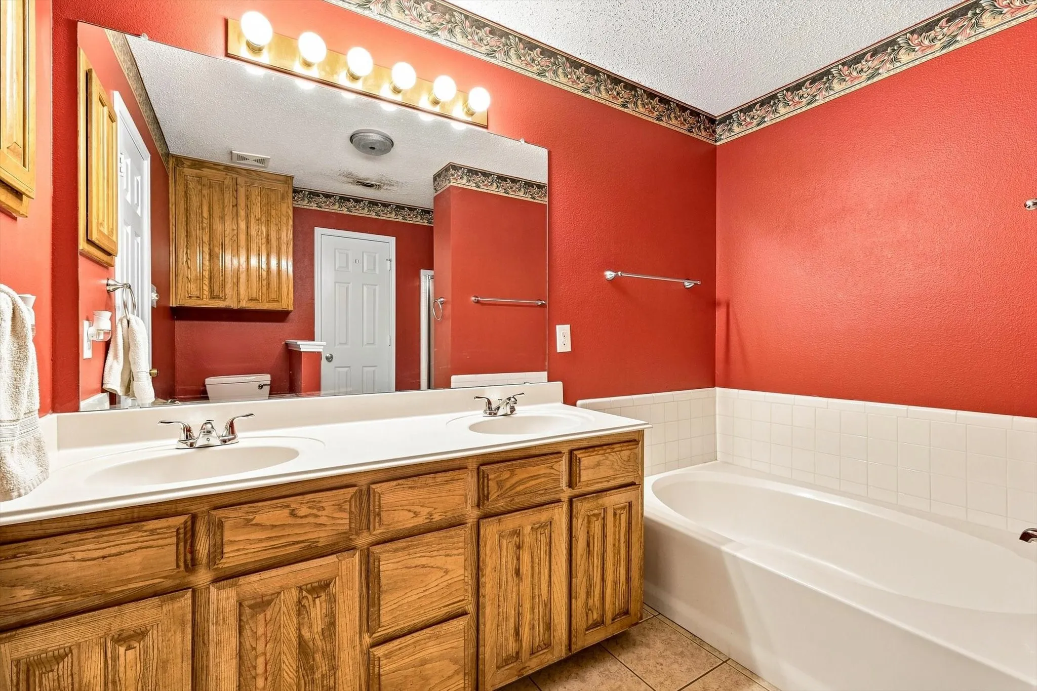 Single Family Residence For Sale in Tarrant County , 8900 San Joaquin Trail, Fort Worth, Texas 76118, 4 Bedroom, 2 Bathroom, 2 Garage spaces, 1,877 Sqft, built in 1996, mls#21383326, Real Estate Agent in Fort Worth, Homes For Sale in Tarrant county, Homes For Sale in Fort Worth, Realtor in Fort Worth Texas, Real Estate Brokerage Independent Realty Texas, Luminita Cordes Realtor