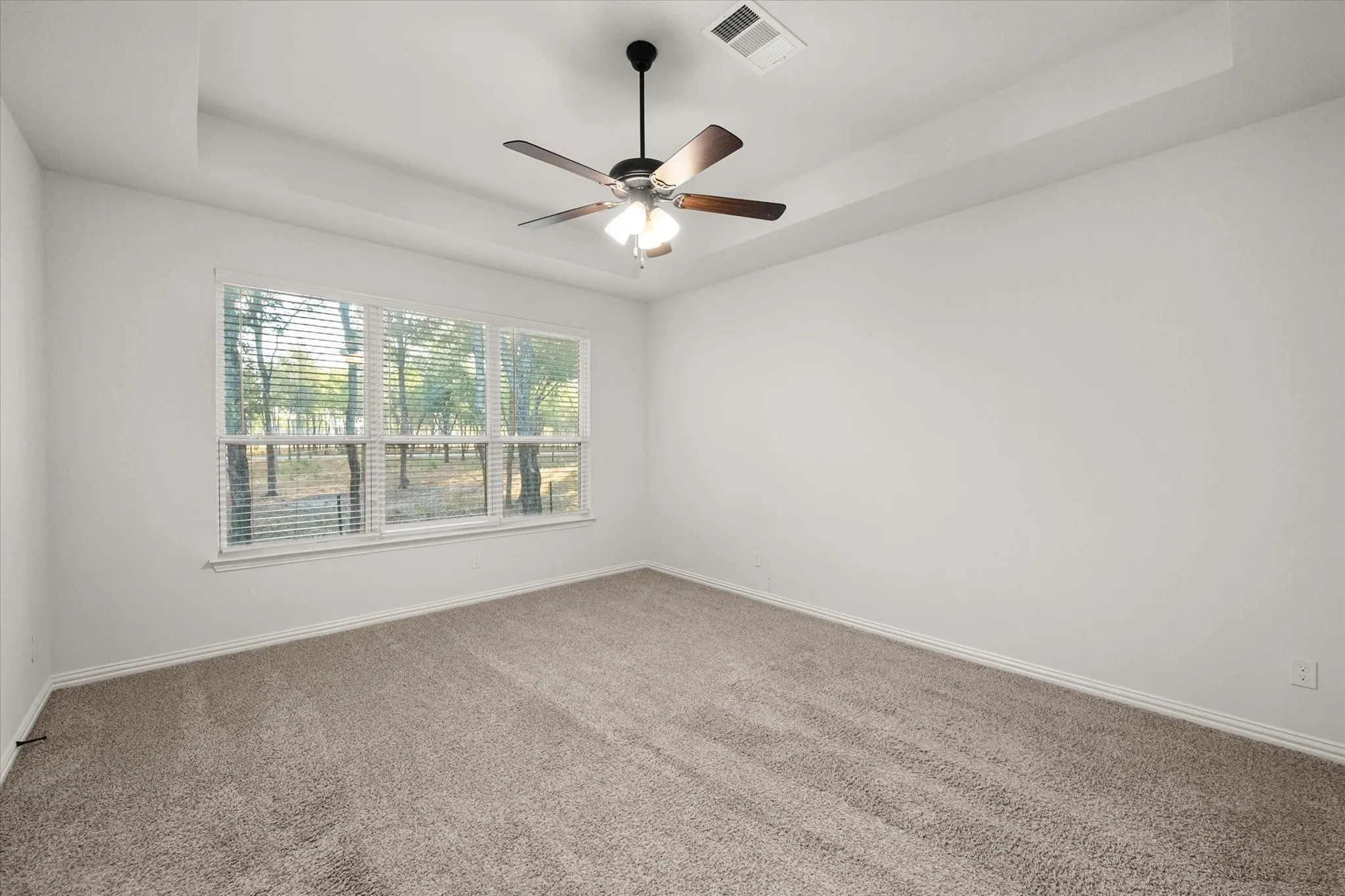 Single Family Residence For Sale in Navarro County , 16 Dobbins Crossing, Corsicana, Texas 75110, 3 Bedroom, 2 Bathroom, 2 Garage spaces, 1,998 Sqft, built in 2022, mls#21383036, Real Estate Agent in Corsicana, Homes For Sale in Navarro county, Homes For Sale in Corsicana, Realtor in Corsicana Texas, Real Estate Brokerage Independent Realty Texas, Luminita Cordes Realtor