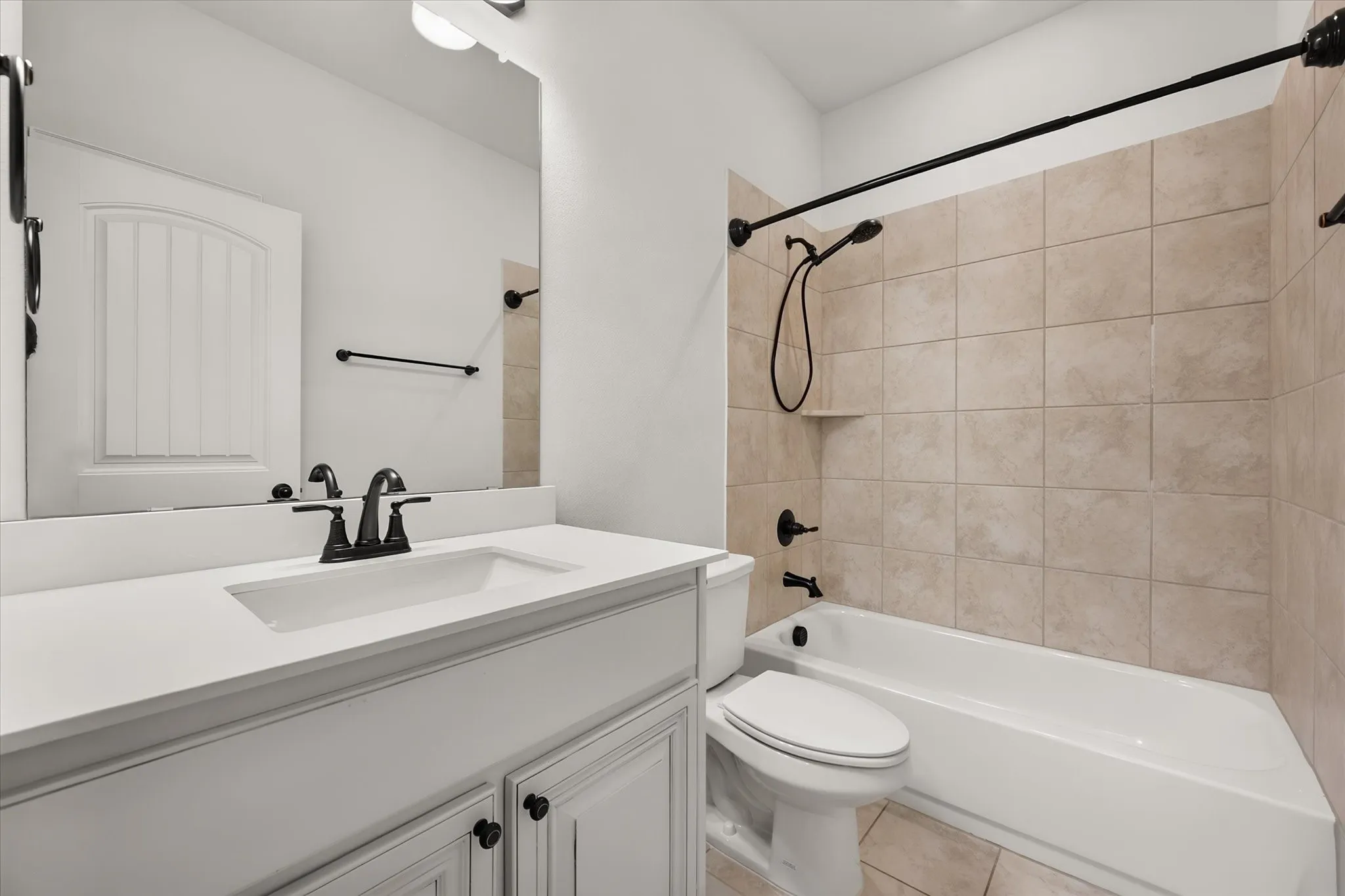 Single Family Residence For Sale in Navarro County , 16 Dobbins Crossing, Corsicana, Texas 75110, 3 Bedroom, 2 Bathroom, 2 Garage spaces, 1,998 Sqft, built in 2022, mls#21383036, Real Estate Agent in Corsicana, Homes For Sale in Navarro county, Homes For Sale in Corsicana, Realtor in Corsicana Texas, Real Estate Brokerage Independent Realty Texas, Luminita Cordes Realtor