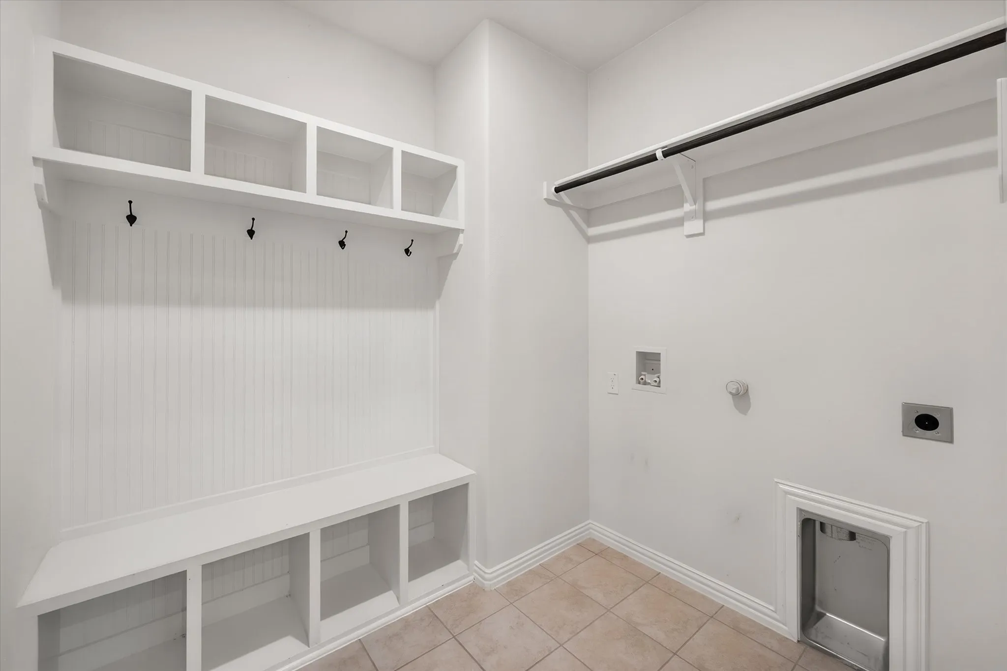 Single Family Residence For Sale in Navarro County , 16 Dobbins Crossing, Corsicana, Texas 75110, 3 Bedroom, 2 Bathroom, 2 Garage spaces, 1,998 Sqft, built in 2022, mls#21383036, Real Estate Agent in Corsicana, Homes For Sale in Navarro county, Homes For Sale in Corsicana, Realtor in Corsicana Texas, Real Estate Brokerage Independent Realty Texas, Luminita Cordes Realtor