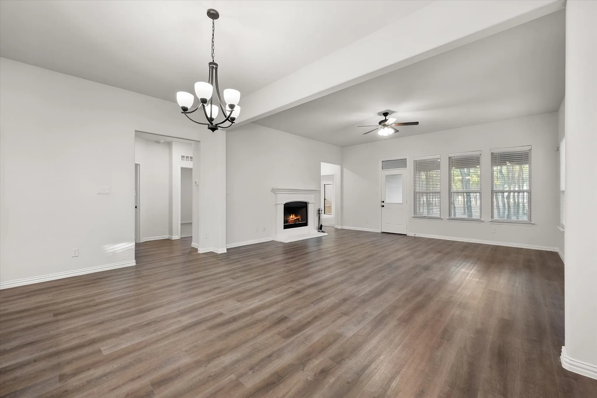 Single Family Residence For Sale in Navarro County , 16 Dobbins Crossing, Corsicana, Texas 75110, 3 Bedroom, 2 Bathroom, 2 Garage spaces, 1,998 Sqft, built in 2022, mls#21383036, Real Estate Agent in Corsicana, Homes For Sale in Navarro county, Homes For Sale in Corsicana, Realtor in Corsicana Texas, Real Estate Brokerage Independent Realty Texas, Luminita Cordes Realtor