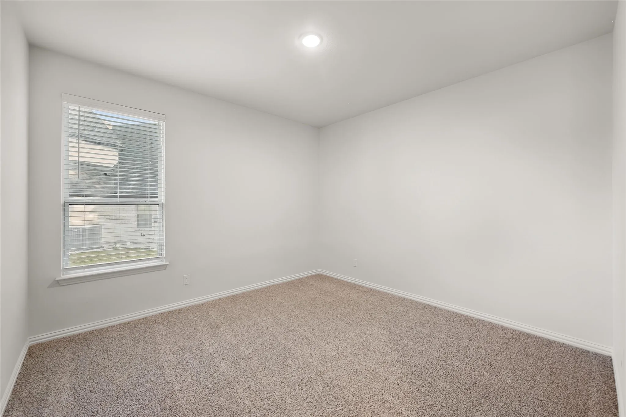 Single Family Residence For Sale in Navarro County , 16 Dobbins Crossing, Corsicana, Texas 75110, 3 Bedroom, 2 Bathroom, 2 Garage spaces, 1,998 Sqft, built in 2022, mls#21383036, Real Estate Agent in Corsicana, Homes For Sale in Navarro county, Homes For Sale in Corsicana, Realtor in Corsicana Texas, Real Estate Brokerage Independent Realty Texas, Luminita Cordes Realtor