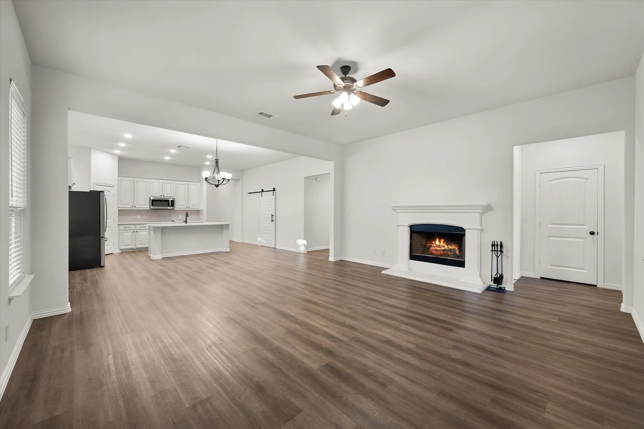 Single Family Residence For Sale in Navarro County , 16 Dobbins Crossing, Corsicana, Texas 75110, 3 Bedroom, 2 Bathroom, 2 Garage spaces, 1,998 Sqft, built in 2022, mls#21383036, Real Estate Agent in Corsicana, Homes For Sale in Navarro county, Homes For Sale in Corsicana, Realtor in Corsicana Texas, Real Estate Brokerage Independent Realty Texas, Luminita Cordes Realtor