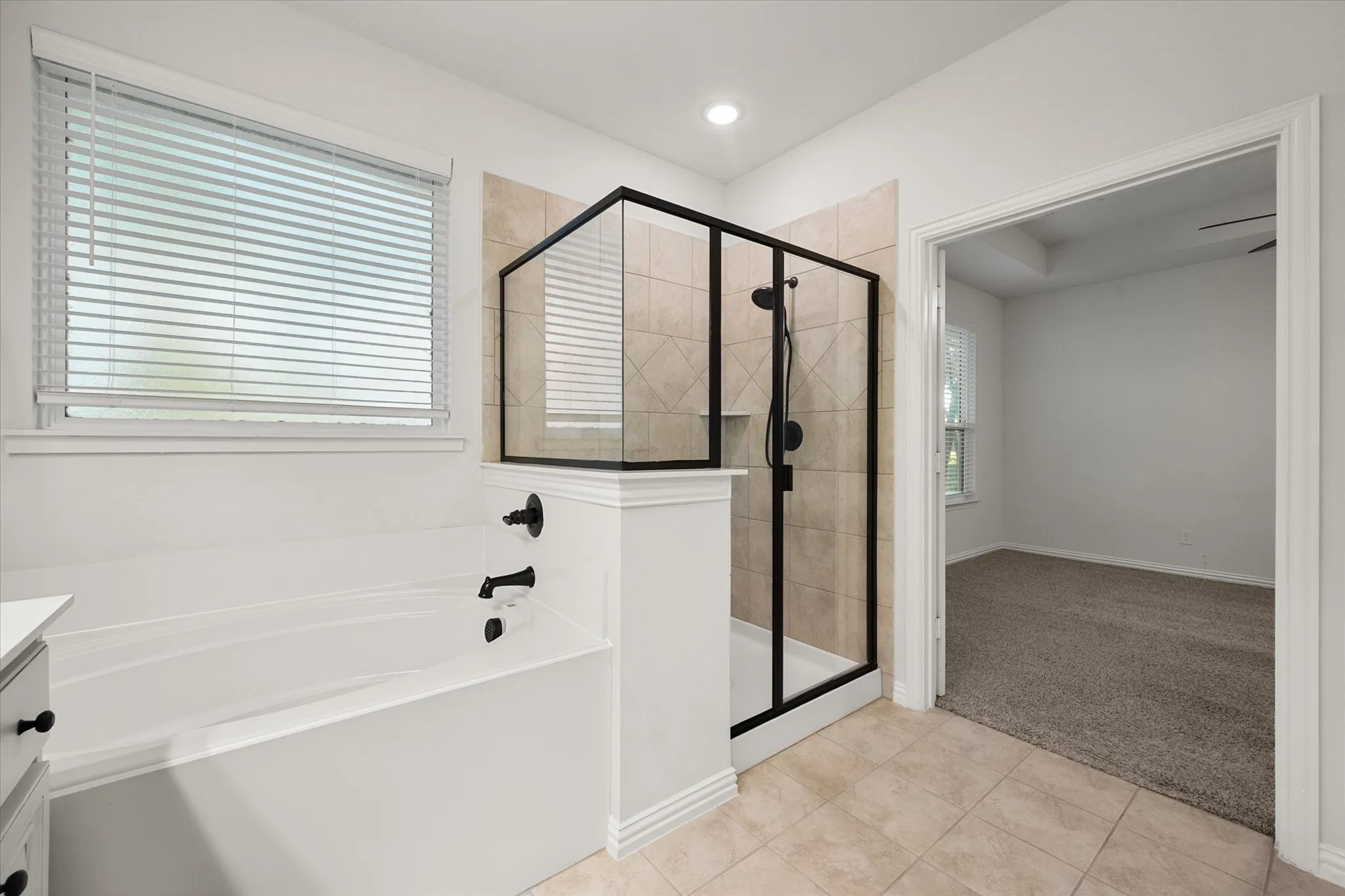 Single Family Residence For Sale in Navarro County , 16 Dobbins Crossing, Corsicana, Texas 75110, 3 Bedroom, 2 Bathroom, 2 Garage spaces, 1,998 Sqft, built in 2022, mls#21383036, Real Estate Agent in Corsicana, Homes For Sale in Navarro county, Homes For Sale in Corsicana, Realtor in Corsicana Texas, Real Estate Brokerage Independent Realty Texas, Luminita Cordes Realtor