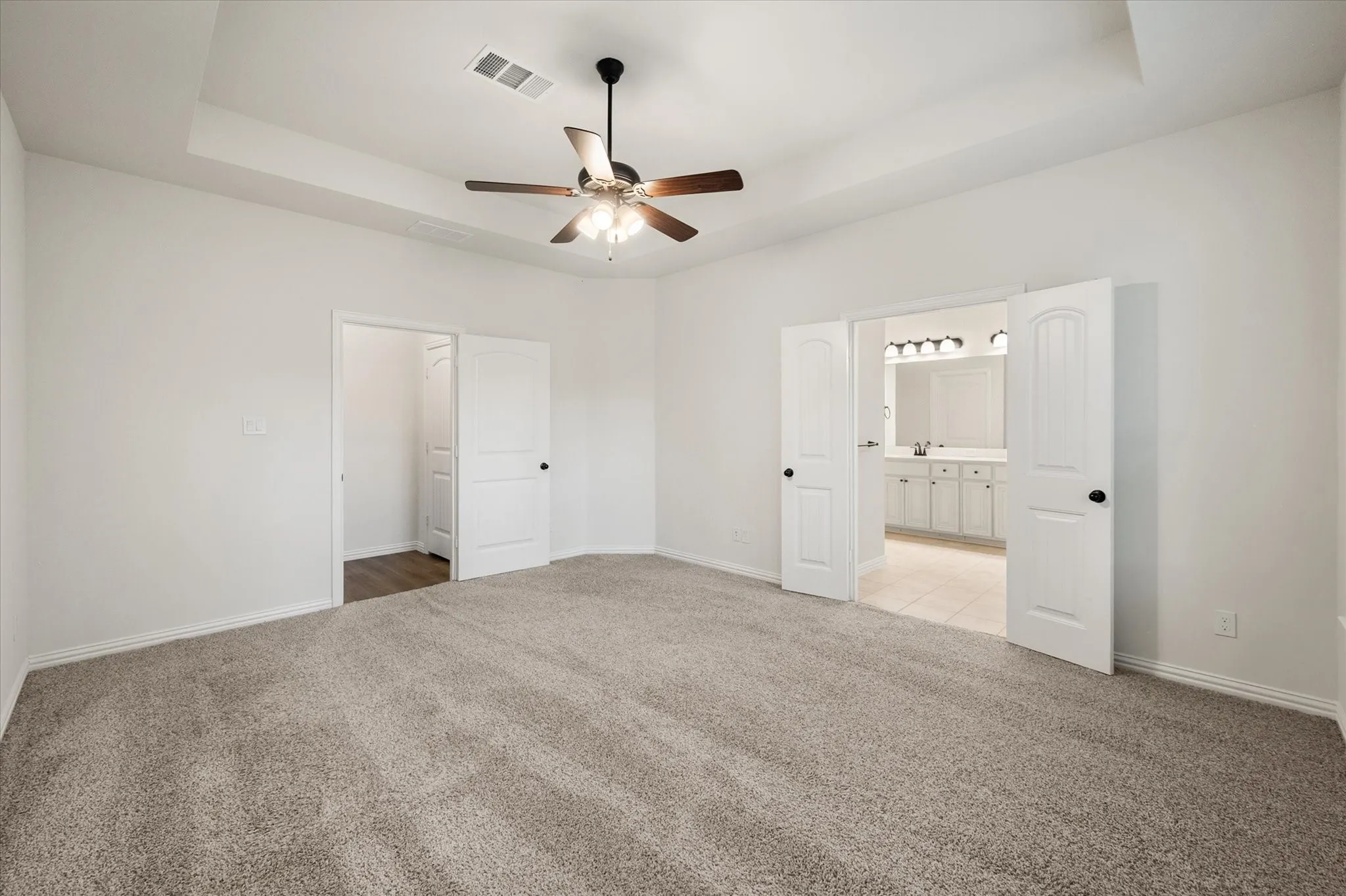 Single Family Residence For Sale in Navarro County , 16 Dobbins Crossing, Corsicana, Texas 75110, 3 Bedroom, 2 Bathroom, 2 Garage spaces, 1,998 Sqft, built in 2022, mls#21383036, Real Estate Agent in Corsicana, Homes For Sale in Navarro county, Homes For Sale in Corsicana, Realtor in Corsicana Texas, Real Estate Brokerage Independent Realty Texas, Luminita Cordes Realtor