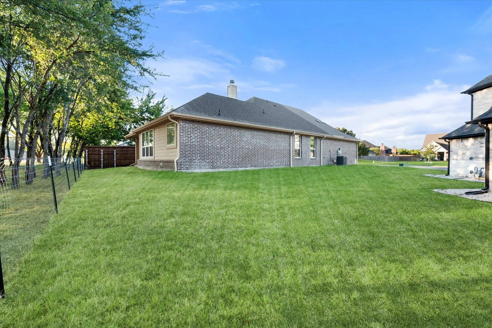 Single Family Residence For Sale in Navarro County , 16 Dobbins Crossing, Corsicana, Texas 75110, 3 Bedroom, 2 Bathroom, 2 Garage spaces, 1,998 Sqft, built in 2022, mls#21383036, Real Estate Agent in Corsicana, Homes For Sale in Navarro county, Homes For Sale in Corsicana, Realtor in Corsicana Texas, Real Estate Brokerage Independent Realty Texas, Luminita Cordes Realtor