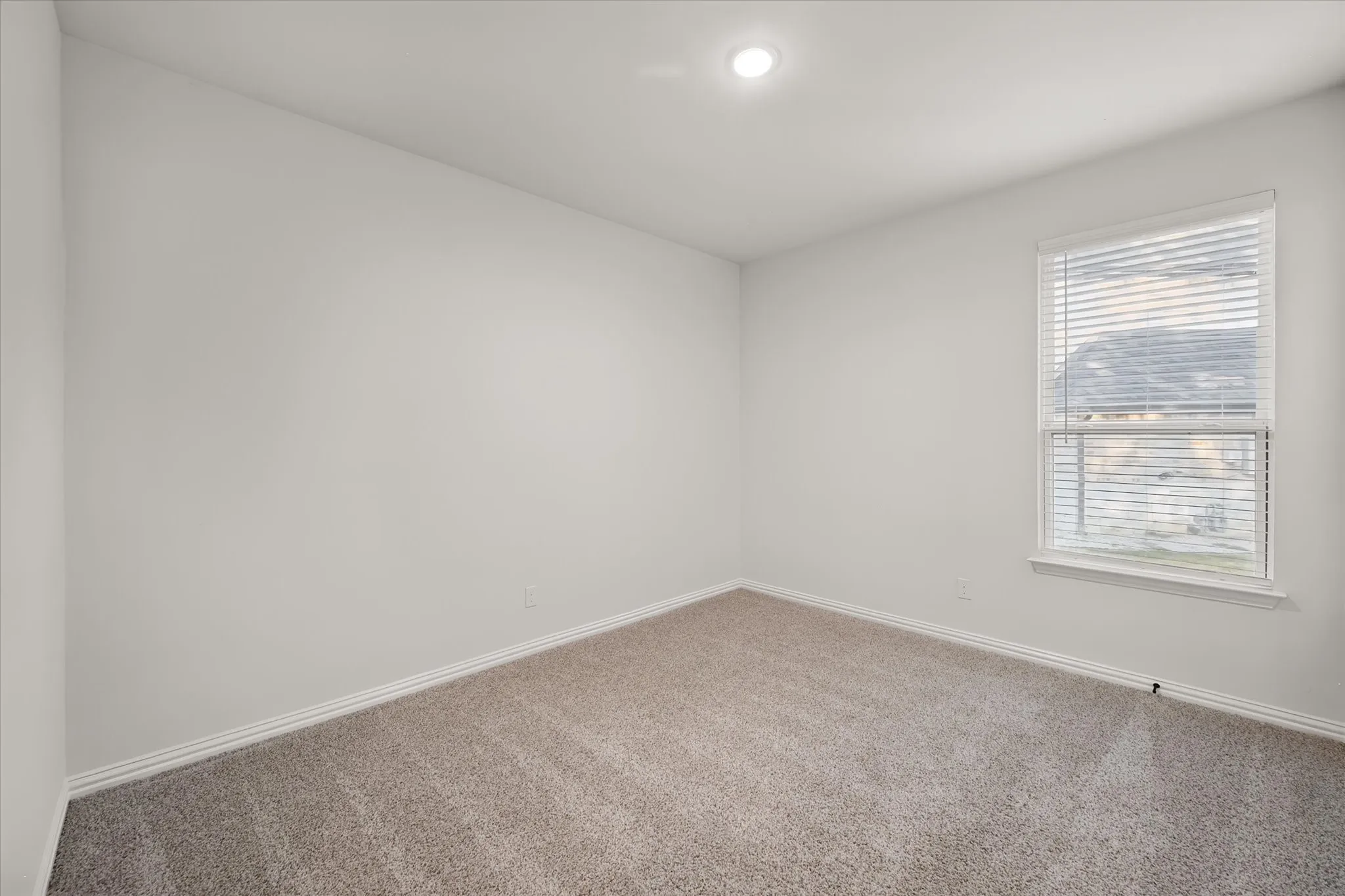 Single Family Residence For Sale in Navarro County , 16 Dobbins Crossing, Corsicana, Texas 75110, 3 Bedroom, 2 Bathroom, 2 Garage spaces, 1,998 Sqft, built in 2022, mls#21383036, Real Estate Agent in Corsicana, Homes For Sale in Navarro county, Homes For Sale in Corsicana, Realtor in Corsicana Texas, Real Estate Brokerage Independent Realty Texas, Luminita Cordes Realtor