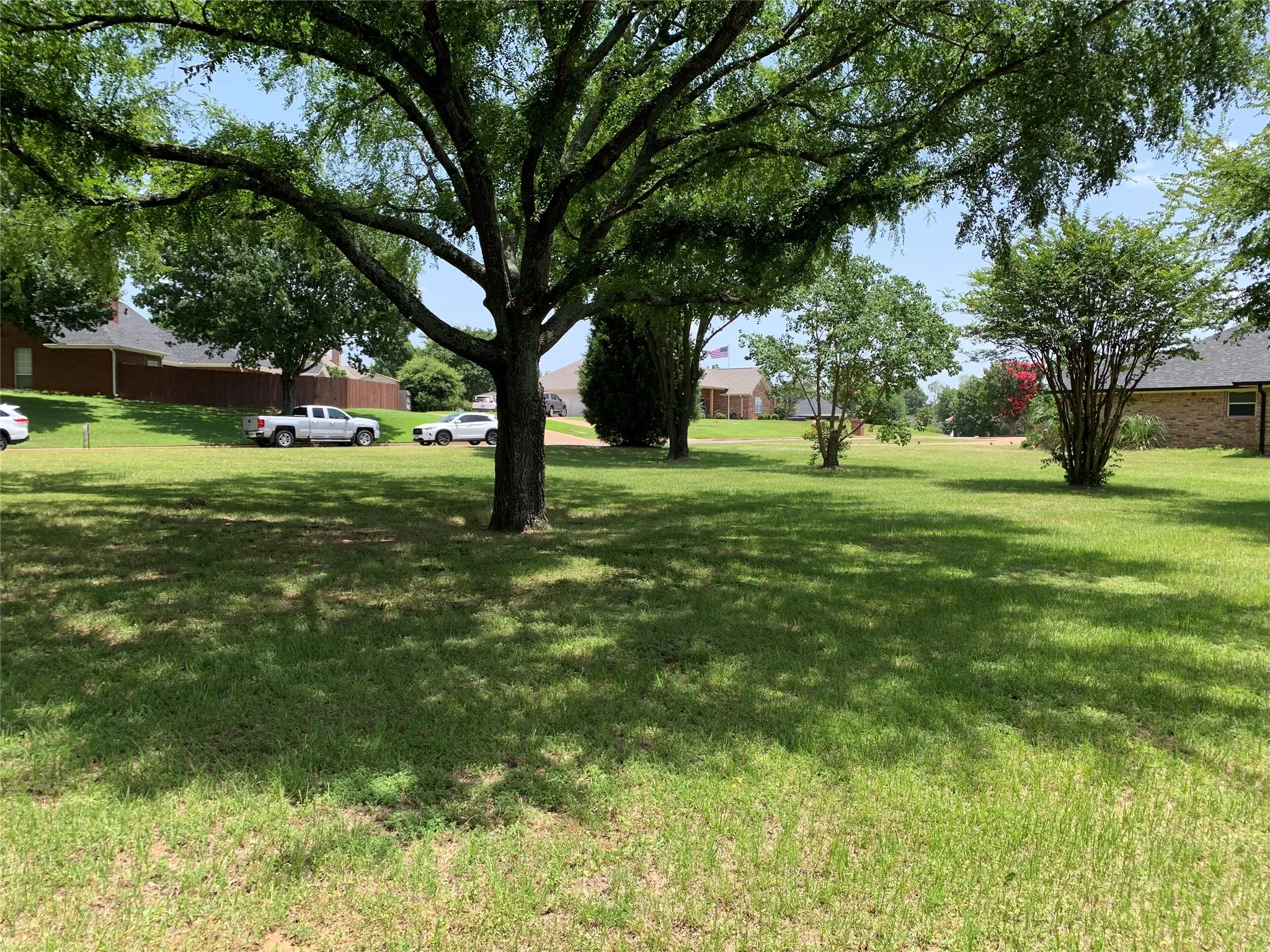 Single Family Residence For Sale in Henderson County , 800 Rico Drive, Athens, Texas 75751, 3 Bedroom, 2 Bathroom, 3 Garage spaces, 2,199 Sqft, built in 2001, mls#21384330, Real Estate Agent in Athens, Homes For Sale in Henderson county, Homes For Sale in Athens, Realtor in Athens Texas, Real Estate Brokerage Independent Realty Texas, Luminita Cordes Realtor