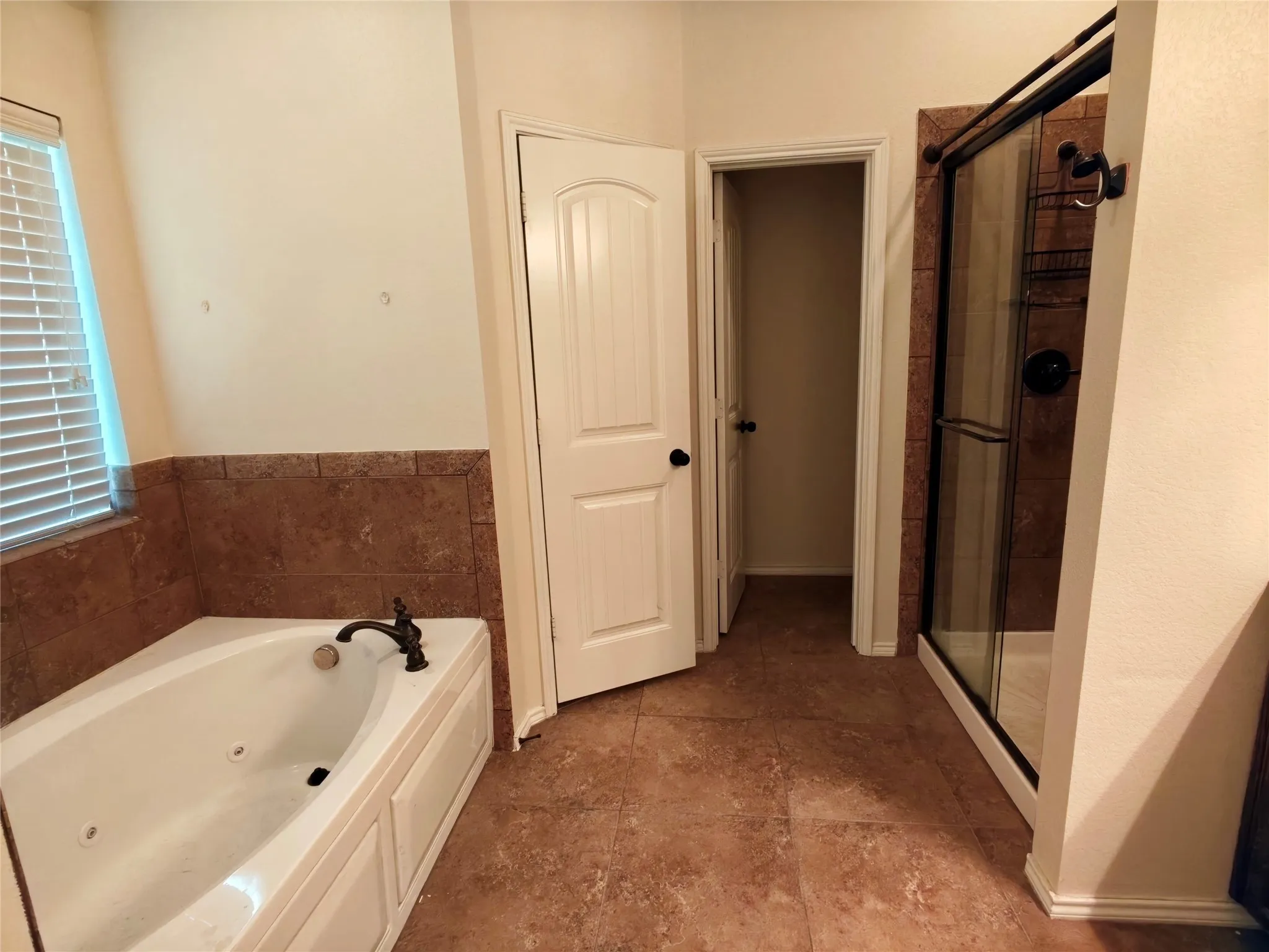 Single Family Residence For Rent in Collin County , 724 Valley Court, Royse City, Texas 75189, 4 Bedroom, 2 Bathroom, 2 Garage spaces, 2,114 Sqft, built in 2015, mls#21384077, Real Estate Agent in Royse City, Homes For Rent in Collin county, Homes For Rent in Royse City, Realtor in Royse City Texas, Real Estate Brokerage Independent Realty Texas, Luminita Cordes Realtor