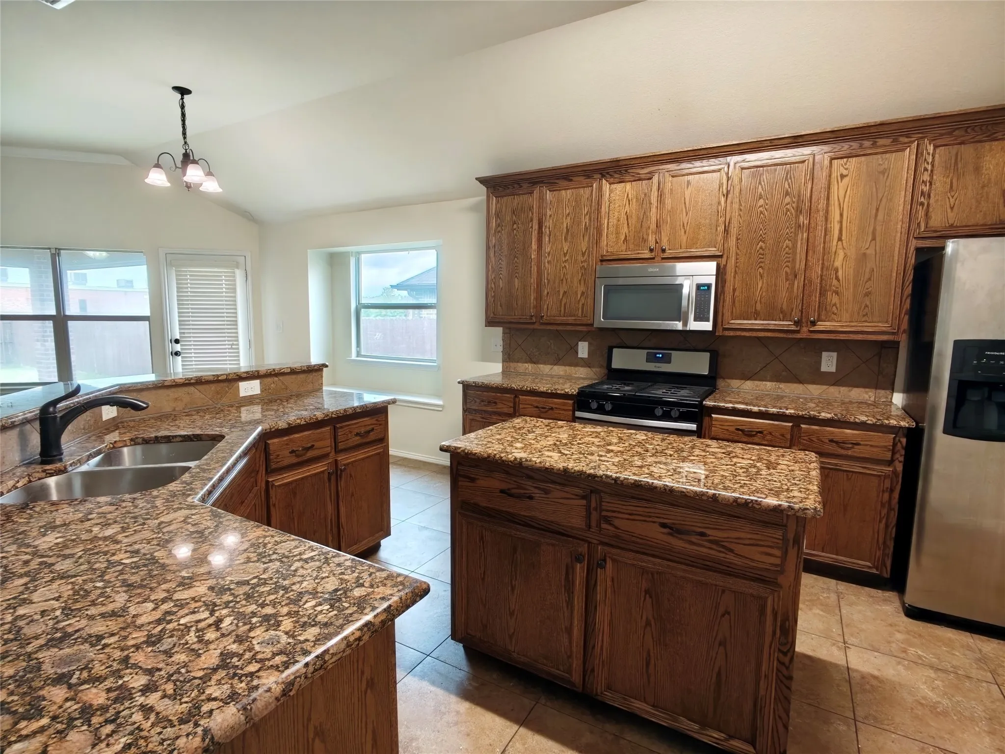 Single Family Residence For Rent in Collin County , 724 Valley Court, Royse City, Texas 75189, 4 Bedroom, 2 Bathroom, 2 Garage spaces, 2,114 Sqft, built in 2015, mls#21384077, Real Estate Agent in Royse City, Homes For Rent in Collin county, Homes For Rent in Royse City, Realtor in Royse City Texas, Real Estate Brokerage Independent Realty Texas, Luminita Cordes Realtor