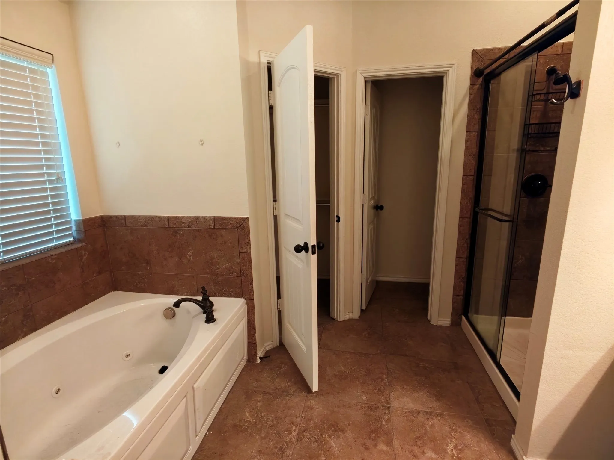 Single Family Residence For Rent in Collin County , 724 Valley Court, Royse City, Texas 75189, 4 Bedroom, 2 Bathroom, 2 Garage spaces, 2,114 Sqft, built in 2015, mls#21384077, Real Estate Agent in Royse City, Homes For Rent in Collin county, Homes For Rent in Royse City, Realtor in Royse City Texas, Real Estate Brokerage Independent Realty Texas, Luminita Cordes Realtor