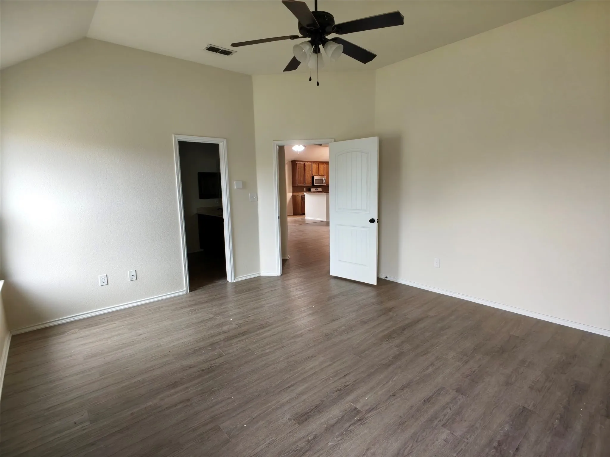 Single Family Residence For Rent in Collin County , 724 Valley Court, Royse City, Texas 75189, 4 Bedroom, 2 Bathroom, 2 Garage spaces, 2,114 Sqft, built in 2015, mls#21384077, Real Estate Agent in Royse City, Homes For Rent in Collin county, Homes For Rent in Royse City, Realtor in Royse City Texas, Real Estate Brokerage Independent Realty Texas, Luminita Cordes Realtor