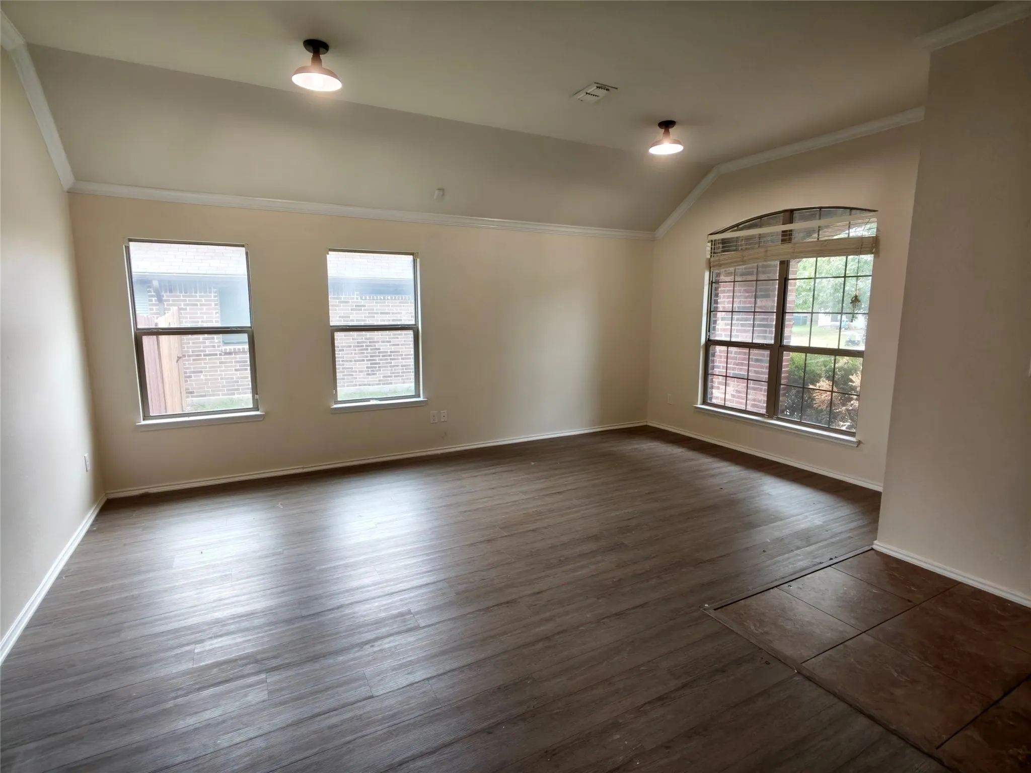 Single Family Residence For Rent in Collin County , 724 Valley Court, Royse City, Texas 75189, 4 Bedroom, 2 Bathroom, 2 Garage spaces, 2,114 Sqft, built in 2015, mls#21384077, Real Estate Agent in Royse City, Homes For Rent in Collin county, Homes For Rent in Royse City, Realtor in Royse City Texas, Real Estate Brokerage Independent Realty Texas, Luminita Cordes Realtor