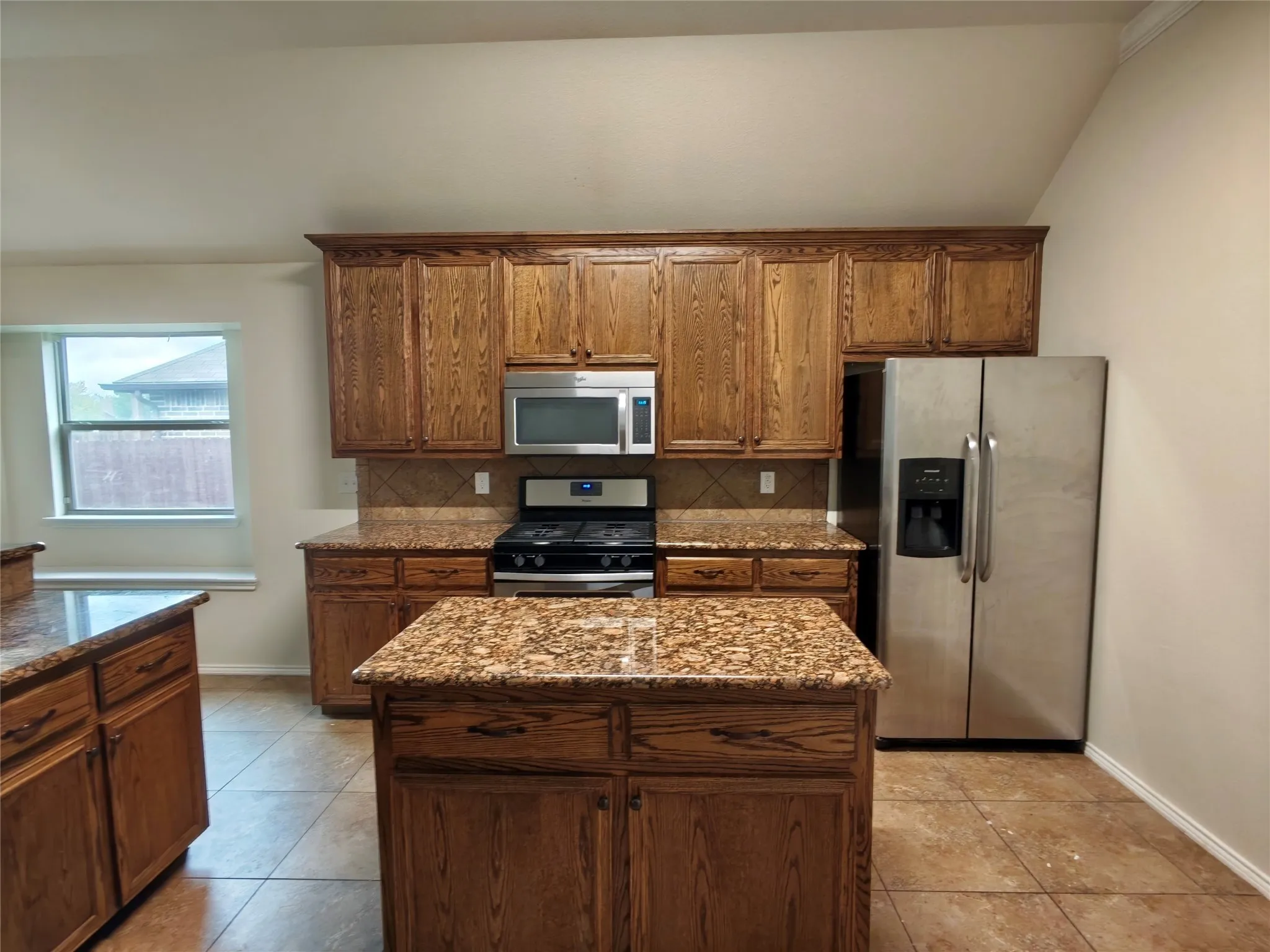 Single Family Residence For Rent in Collin County , 724 Valley Court, Royse City, Texas 75189, 4 Bedroom, 2 Bathroom, 2 Garage spaces, 2,114 Sqft, built in 2015, mls#21384077, Real Estate Agent in Royse City, Homes For Rent in Collin county, Homes For Rent in Royse City, Realtor in Royse City Texas, Real Estate Brokerage Independent Realty Texas, Luminita Cordes Realtor