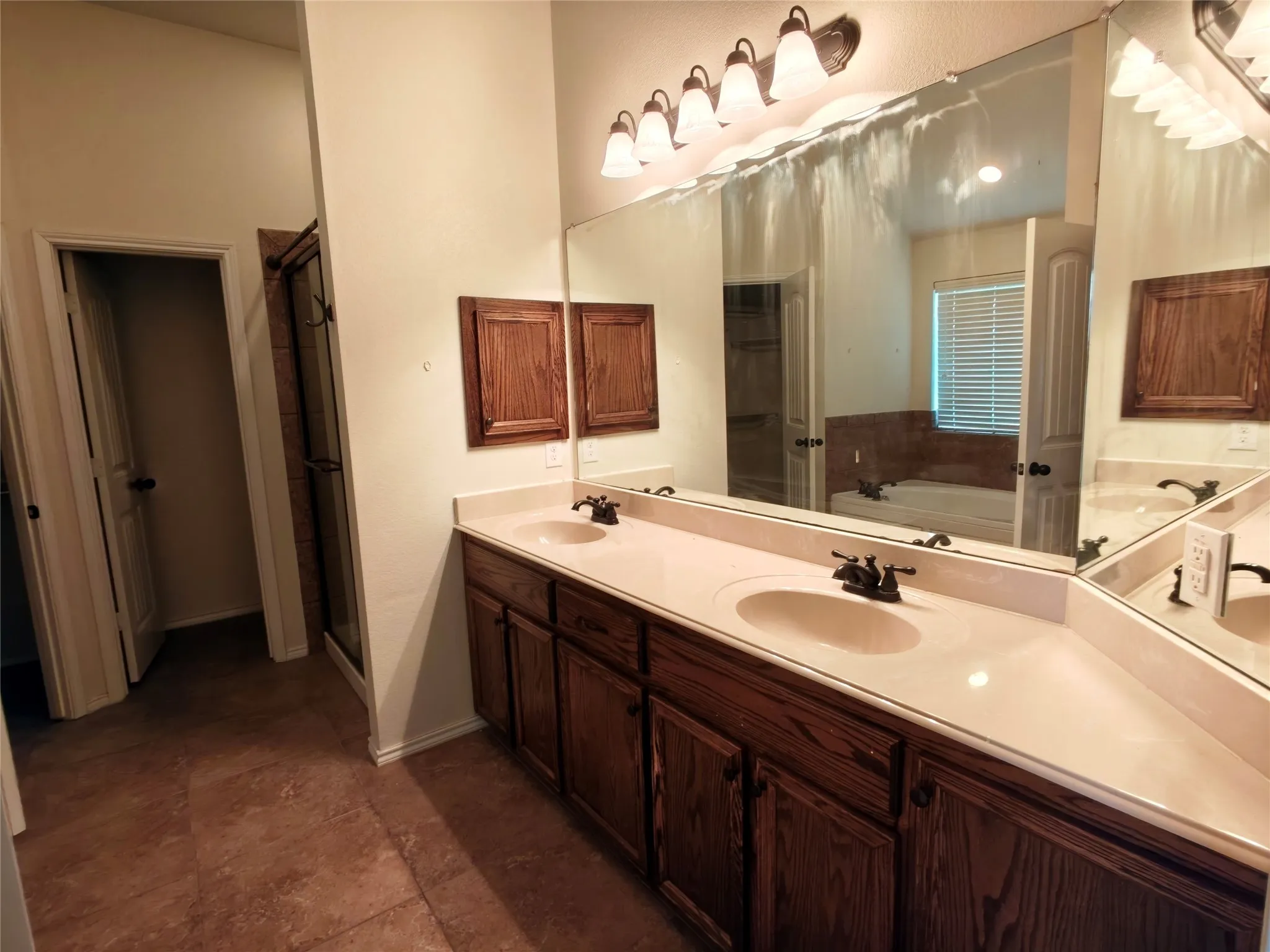 Single Family Residence For Rent in Collin County , 724 Valley Court, Royse City, Texas 75189, 4 Bedroom, 2 Bathroom, 2 Garage spaces, 2,114 Sqft, built in 2015, mls#21384077, Real Estate Agent in Royse City, Homes For Rent in Collin county, Homes For Rent in Royse City, Realtor in Royse City Texas, Real Estate Brokerage Independent Realty Texas, Luminita Cordes Realtor