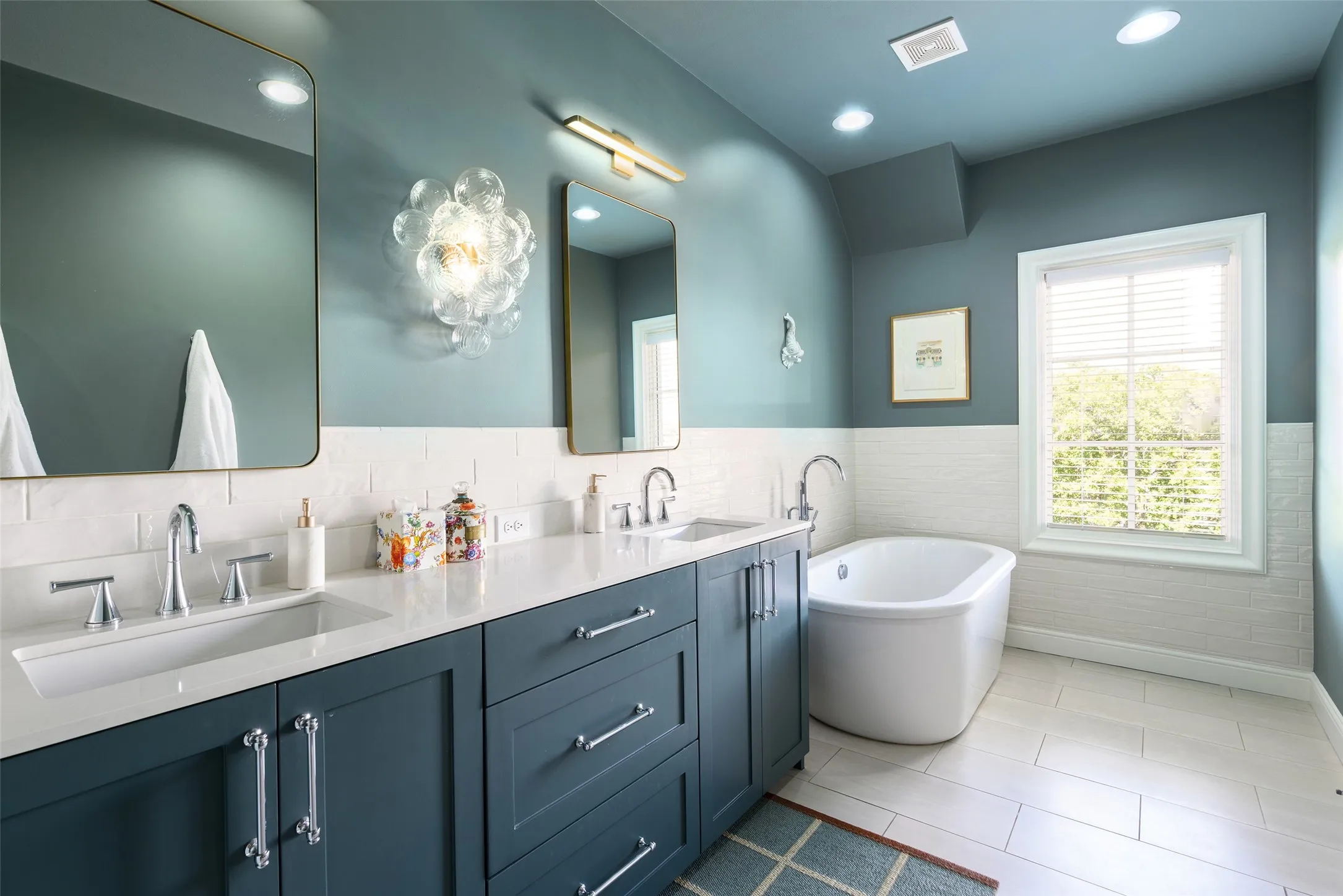 Townhouse For Sale in Dallas County , 3449 Milton Avenue 1, University Park, Texas 75205, 3 Bedroom, 4 Bathroom, 2 Garage spaces, 2,106 Sqft, built in 2015, mls#21376210, Real Estate Agent in University Park, Homes For Sale in Dallas county, Homes For Sale in University Park, Realtor in University Park Texas, Real Estate Brokerage Independent Realty Texas, Luminita Cordes Realtor