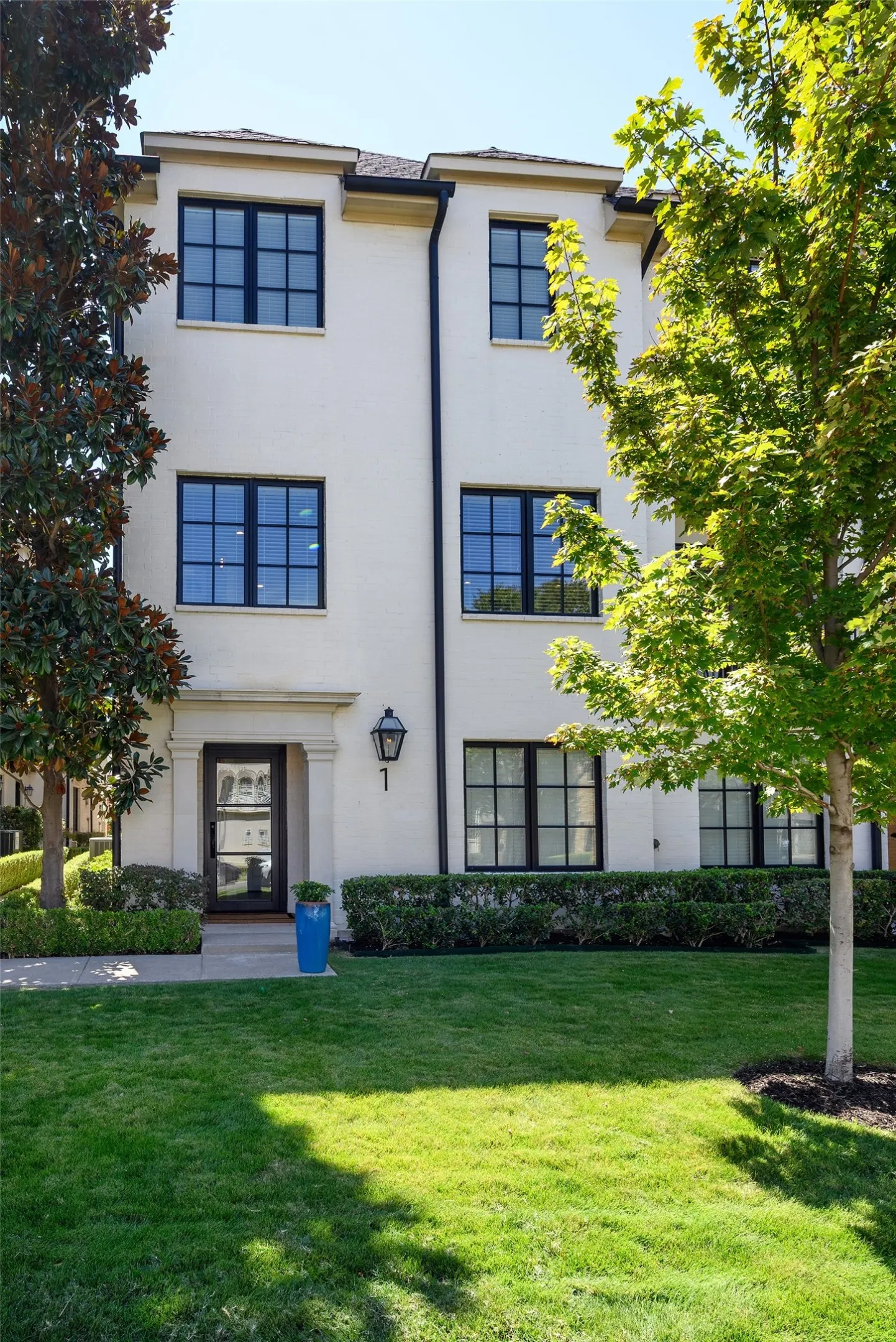 Townhouse For Sale in Dallas County , 3449 Milton Avenue 1, University Park, Texas 75205, 3 Bedroom, 4 Bathroom, 2 Garage spaces, 2,106 Sqft, built in 2015, mls#21376210, Real Estate Agent in University Park, Homes For Sale in Dallas county, Homes For Sale in University Park, Realtor in University Park Texas, Real Estate Brokerage Independent Realty Texas, Luminita Cordes Realtor