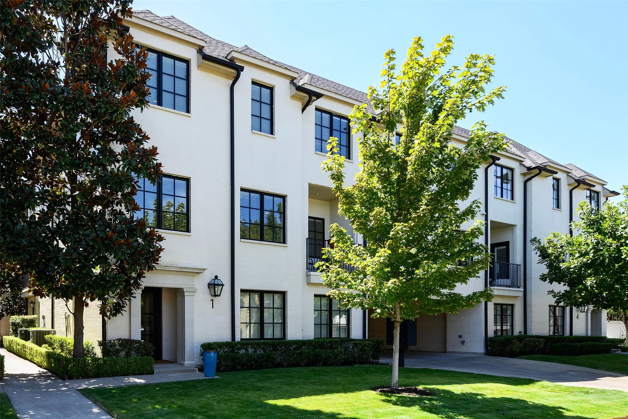 Townhouse For Sale in Dallas County , 3449 Milton Avenue 1, University Park, Texas 75205, 3 Bedroom, 4 Bathroom, 2 Garage spaces, 2,106 Sqft, built in 2015, mls#21376210, Real Estate Agent in University Park, Homes For Sale in Dallas county, Homes For Sale in University Park, Realtor in University Park Texas, Real Estate Brokerage Independent Realty Texas, Luminita Cordes Realtor