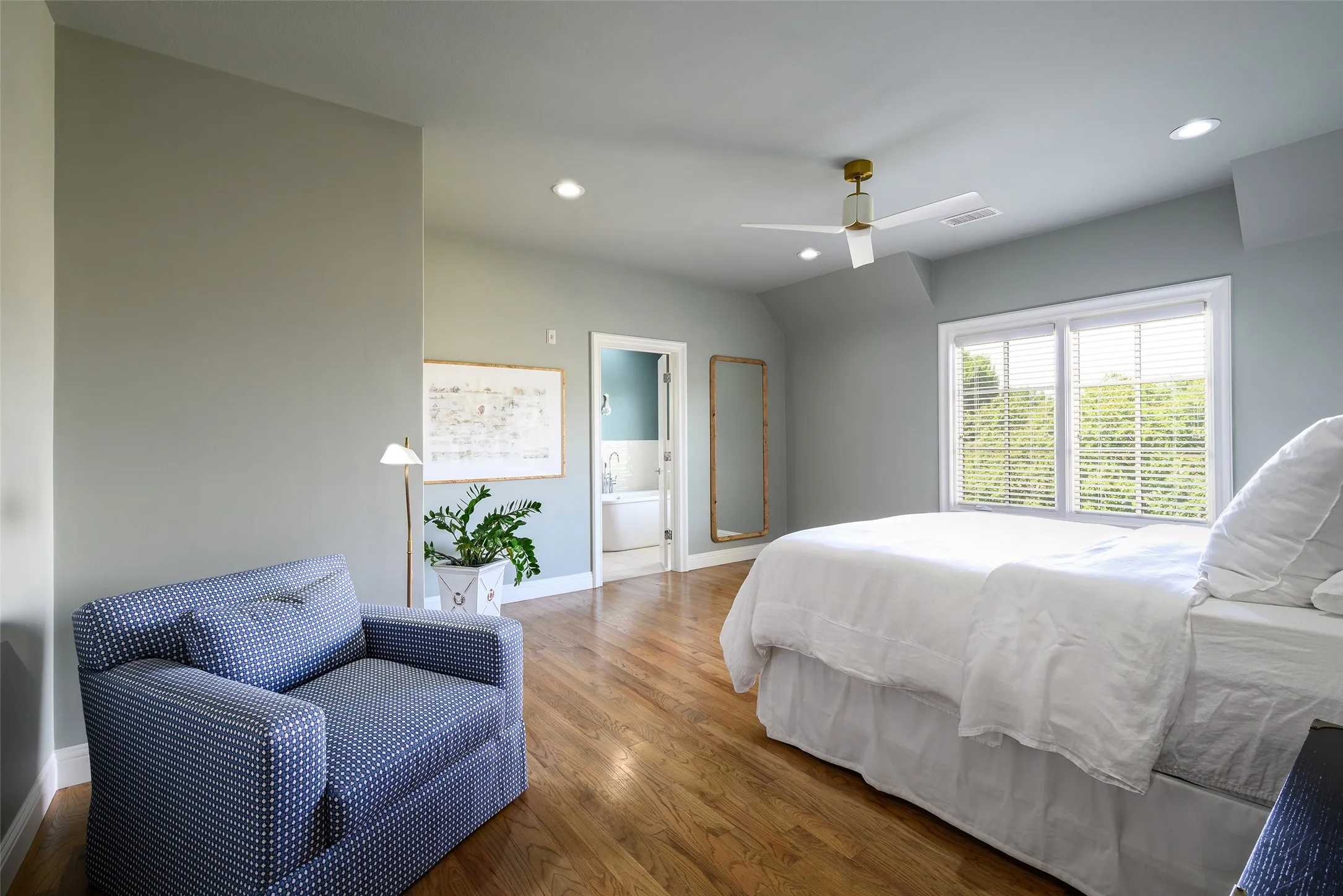Townhouse For Sale in Dallas County , 3449 Milton Avenue 1, University Park, Texas 75205, 3 Bedroom, 4 Bathroom, 2 Garage spaces, 2,106 Sqft, built in 2015, mls#21376210, Real Estate Agent in University Park, Homes For Sale in Dallas county, Homes For Sale in University Park, Realtor in University Park Texas, Real Estate Brokerage Independent Realty Texas, Luminita Cordes Realtor