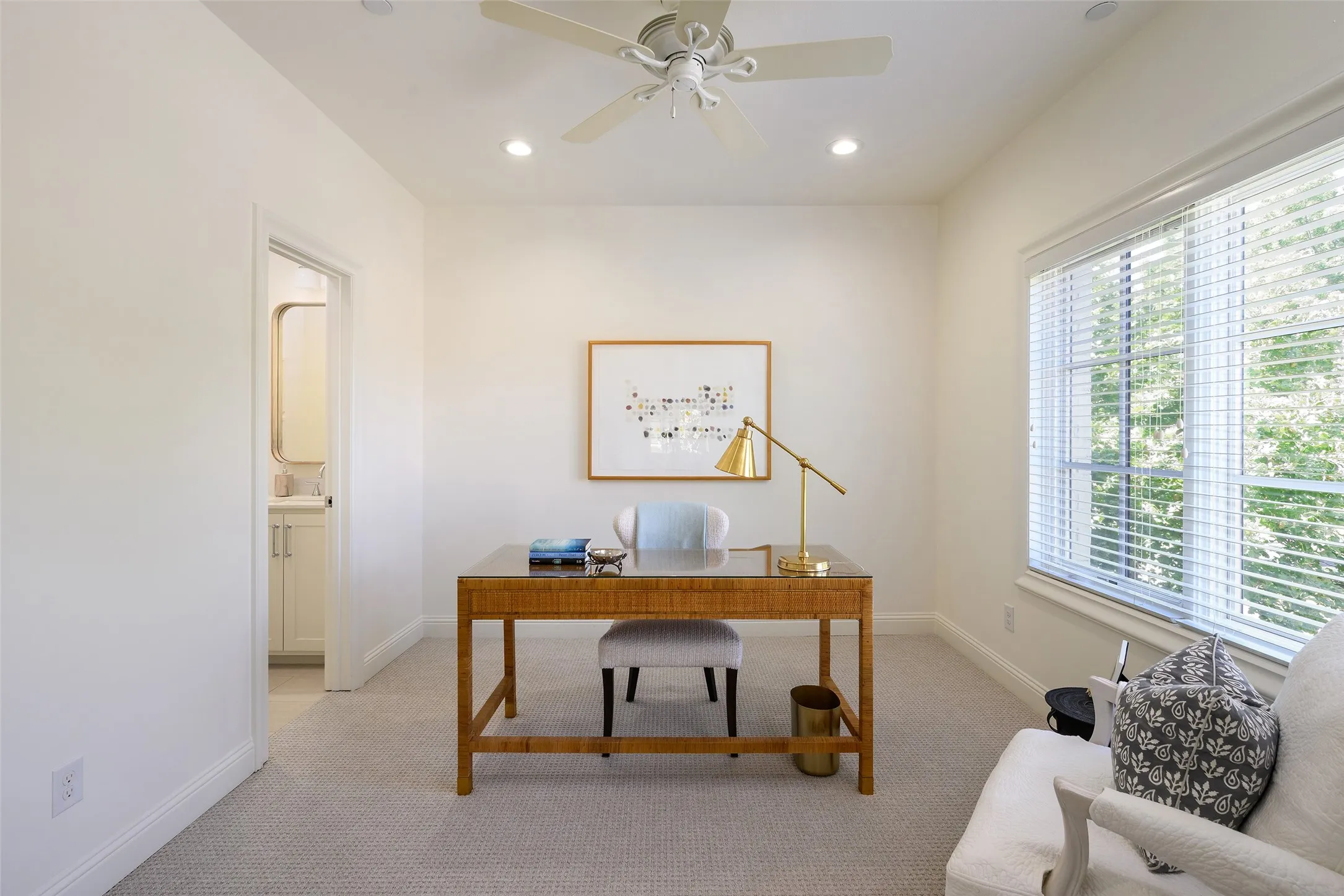 Townhouse For Sale in Dallas County , 3449 Milton Avenue 1, University Park, Texas 75205, 3 Bedroom, 4 Bathroom, 2 Garage spaces, 2,106 Sqft, built in 2015, mls#21376210, Real Estate Agent in University Park, Homes For Sale in Dallas county, Homes For Sale in University Park, Realtor in University Park Texas, Real Estate Brokerage Independent Realty Texas, Luminita Cordes Realtor