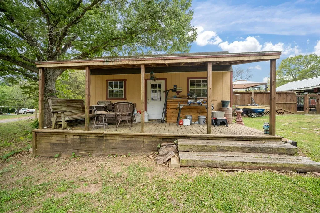 Single Family Residence For Sale in Smith County , 13840 CR 2122, Tyler, Texas 75707, 3 Bedroom, 2 Bathroom, Garage spaces, 2,278 Sqft, built in 2006, mls#21384326, Real Estate Agent in Tyler, Homes For Sale in Smith county, Homes For Sale in Tyler, Realtor in Tyler Texas, Real Estate Brokerage Independent Realty Texas, Luminita Cordes Realtor