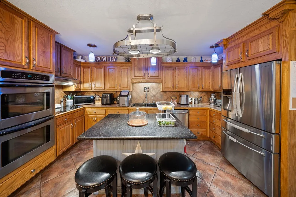 Single Family Residence For Sale in Smith County , 13840 CR 2122, Tyler, Texas 75707, 3 Bedroom, 2 Bathroom, Garage spaces, 2,278 Sqft, built in 2006, mls#21384326, Real Estate Agent in Tyler, Homes For Sale in Smith county, Homes For Sale in Tyler, Realtor in Tyler Texas, Real Estate Brokerage Independent Realty Texas, Luminita Cordes Realtor
