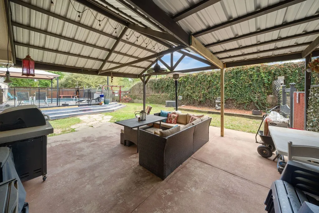 Single Family Residence For Sale in Smith County , 13840 CR 2122, Tyler, Texas 75707, 3 Bedroom, 2 Bathroom, Garage spaces, 2,278 Sqft, built in 2006, mls#21384326, Real Estate Agent in Tyler, Homes For Sale in Smith county, Homes For Sale in Tyler, Realtor in Tyler Texas, Real Estate Brokerage Independent Realty Texas, Luminita Cordes Realtor