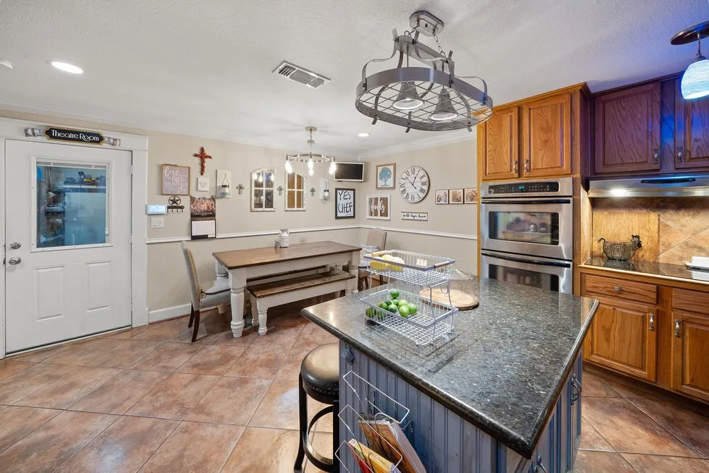 Single Family Residence For Sale in Smith County , 13840 CR 2122, Tyler, Texas 75707, 3 Bedroom, 2 Bathroom, Garage spaces, 2,278 Sqft, built in 2006, mls#21384326, Real Estate Agent in Tyler, Homes For Sale in Smith county, Homes For Sale in Tyler, Realtor in Tyler Texas, Real Estate Brokerage Independent Realty Texas, Luminita Cordes Realtor