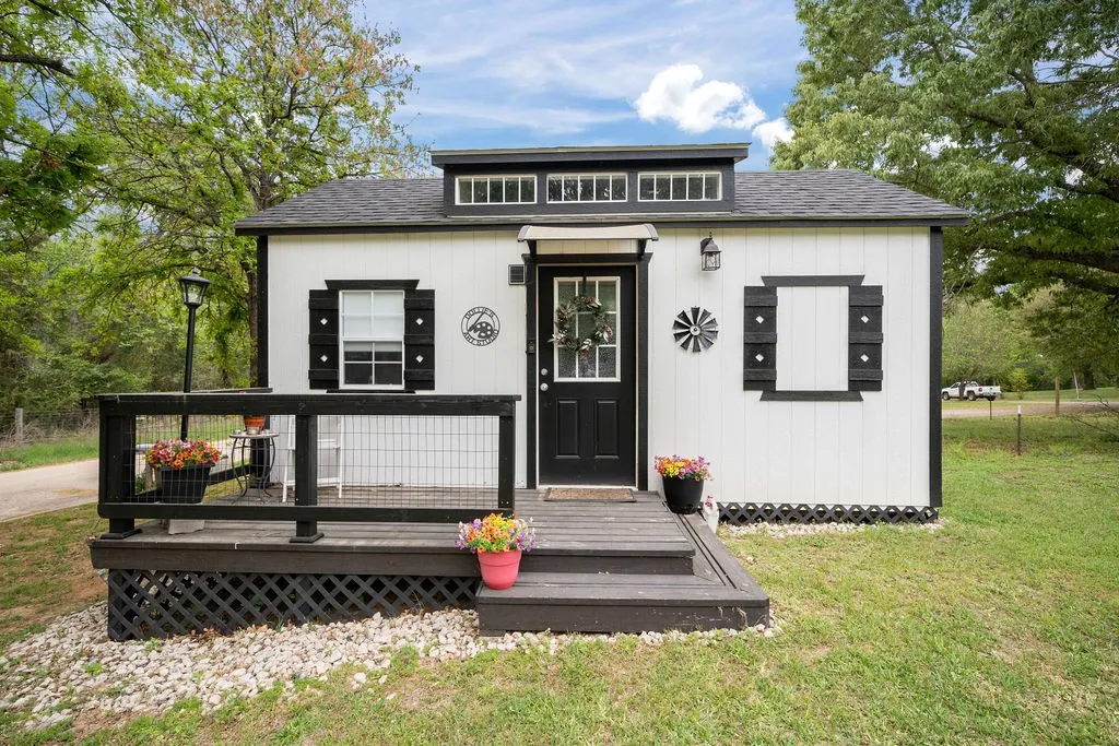 Single Family Residence For Sale in Smith County , 13840 CR 2122, Tyler, Texas 75707, 3 Bedroom, 2 Bathroom, Garage spaces, 2,278 Sqft, built in 2006, mls#21384326, Real Estate Agent in Tyler, Homes For Sale in Smith county, Homes For Sale in Tyler, Realtor in Tyler Texas, Real Estate Brokerage Independent Realty Texas, Luminita Cordes Realtor