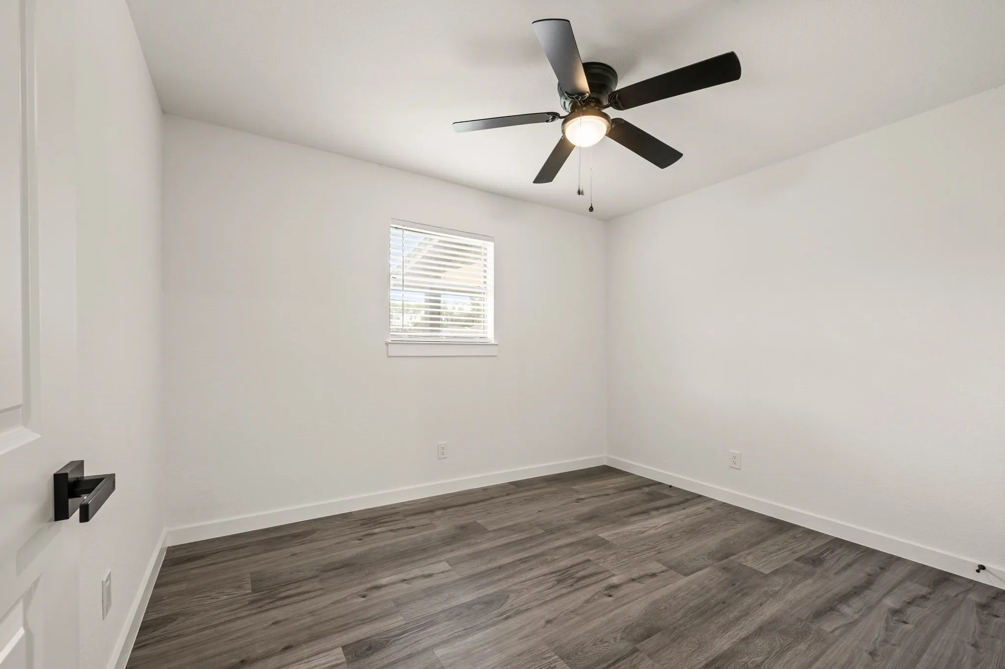 Single Family Residence For Sale in Johnson County , 103 Park Trail Place, Joshua, Texas 76058, 3 Bedroom, 2 Bathroom, 2 Garage spaces, 1,888 Sqft, built in 1973, mls#21384329, Real Estate Agent in Joshua, Homes For Sale in Johnson county, Homes For Sale in Joshua, Realtor in Joshua Texas, Real Estate Brokerage Independent Realty Texas, Luminita Cordes Realtor