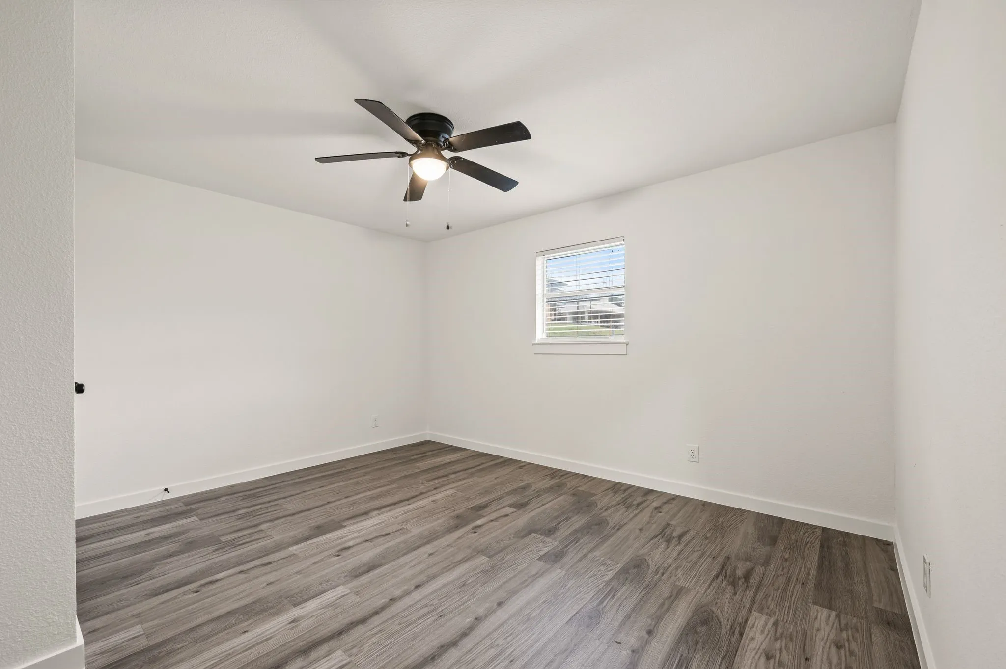 Single Family Residence For Sale in Johnson County , 103 Park Trail Place, Joshua, Texas 76058, 3 Bedroom, 2 Bathroom, 2 Garage spaces, 1,888 Sqft, built in 1973, mls#21384329, Real Estate Agent in Joshua, Homes For Sale in Johnson county, Homes For Sale in Joshua, Realtor in Joshua Texas, Real Estate Brokerage Independent Realty Texas, Luminita Cordes Realtor