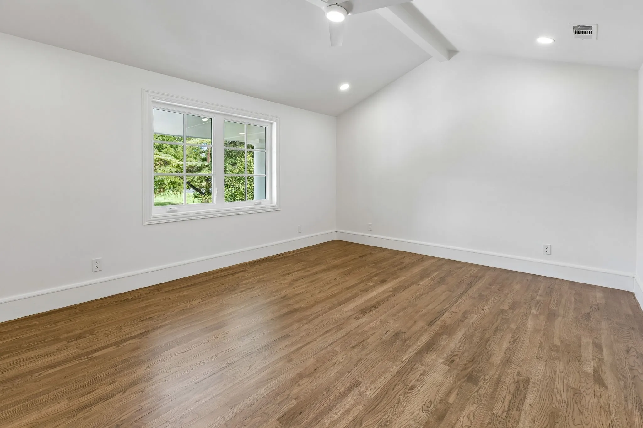 Upstairs Master Suite