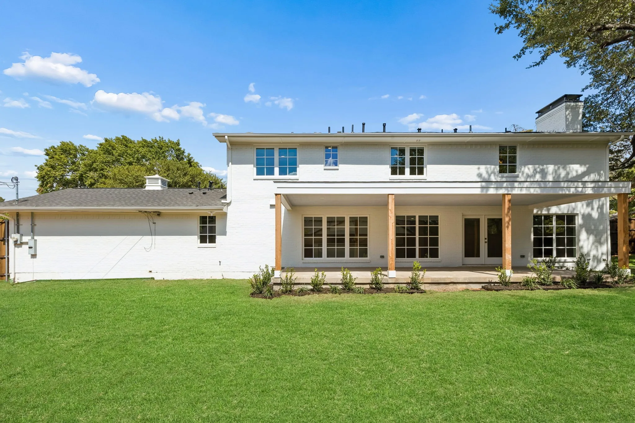 Single Family Residence For Sale in Dallas County , 13907 Carillon Drive, Dallas, Texas 75240, 5 Bedroom, 5 Bathroom, 2 Garage spaces, 3,240 Sqft, built in 1969, mls#21384016, Real Estate Agent in Dallas, Homes For Sale in Dallas county, Homes For Sale in Dallas, Realtor in Dallas Texas, Real Estate Brokerage Independent Realty Texas, Luminita Cordes Realtor