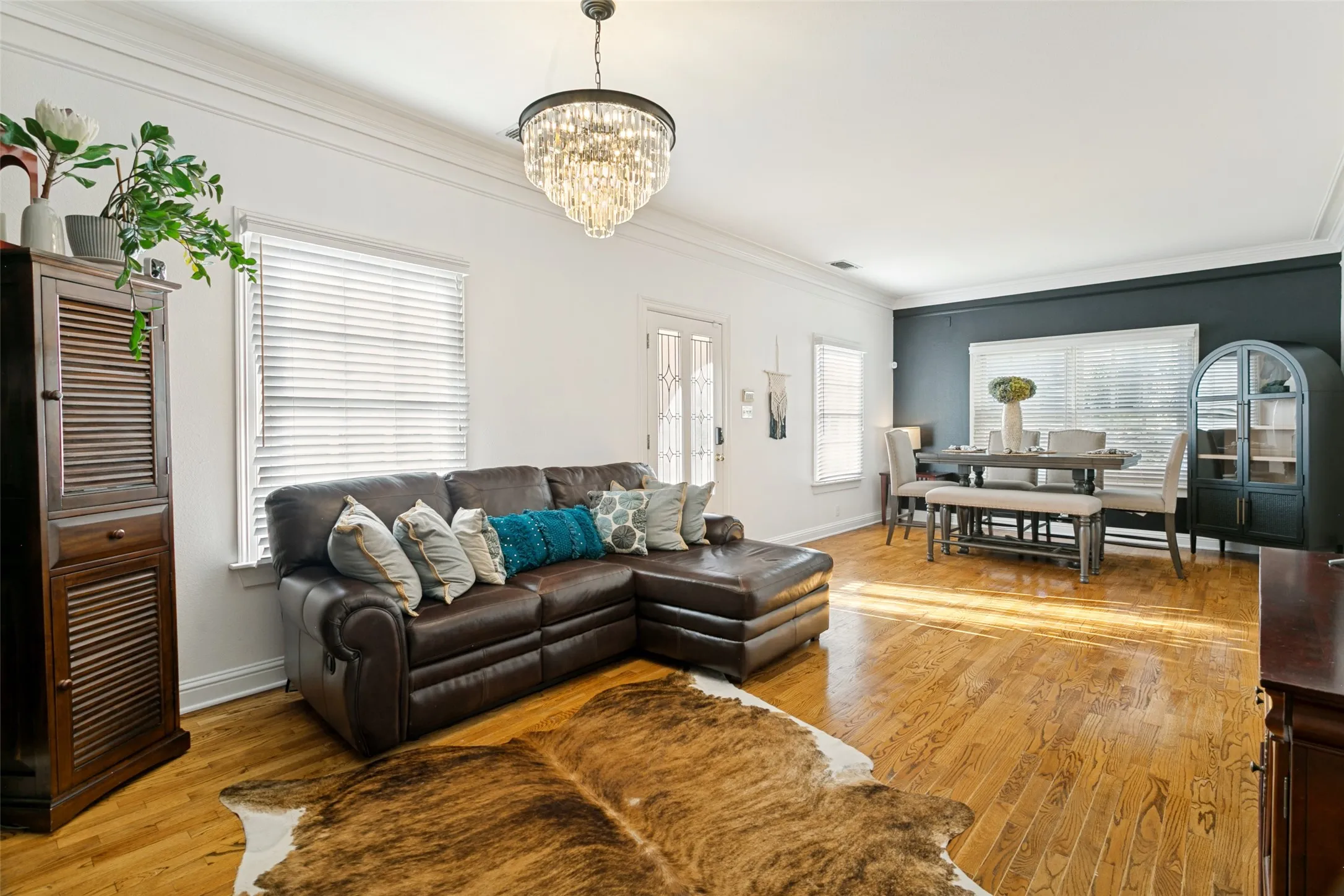 Single Family Residence For Sale in Tarrant County , 1208 Kelpie Court, Fort Worth, Texas 76111, 3 Bedroom, 2 Bathroom, 2 Garage spaces, 2,324 Sqft, built in 1995, mls#21384209, Real Estate Agent in Fort Worth, Homes For Sale in Tarrant county, Homes For Sale in Fort Worth, Realtor in Fort Worth Texas, Real Estate Brokerage Independent Realty Texas, Luminita Cordes Realtor