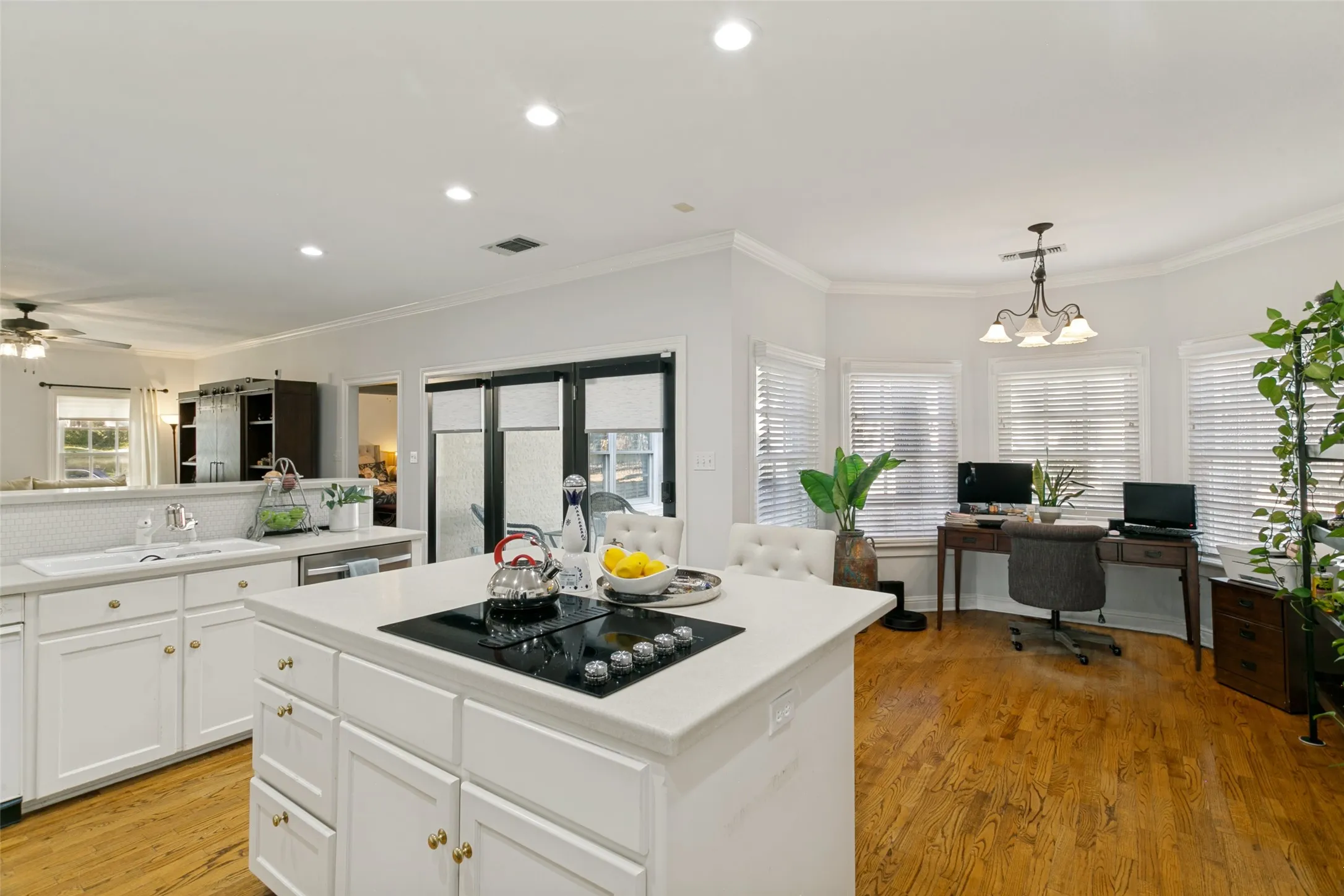 Single Family Residence For Sale in Tarrant County , 1208 Kelpie Court, Fort Worth, Texas 76111, 3 Bedroom, 2 Bathroom, 2 Garage spaces, 2,324 Sqft, built in 1995, mls#21384209, Real Estate Agent in Fort Worth, Homes For Sale in Tarrant county, Homes For Sale in Fort Worth, Realtor in Fort Worth Texas, Real Estate Brokerage Independent Realty Texas, Luminita Cordes Realtor