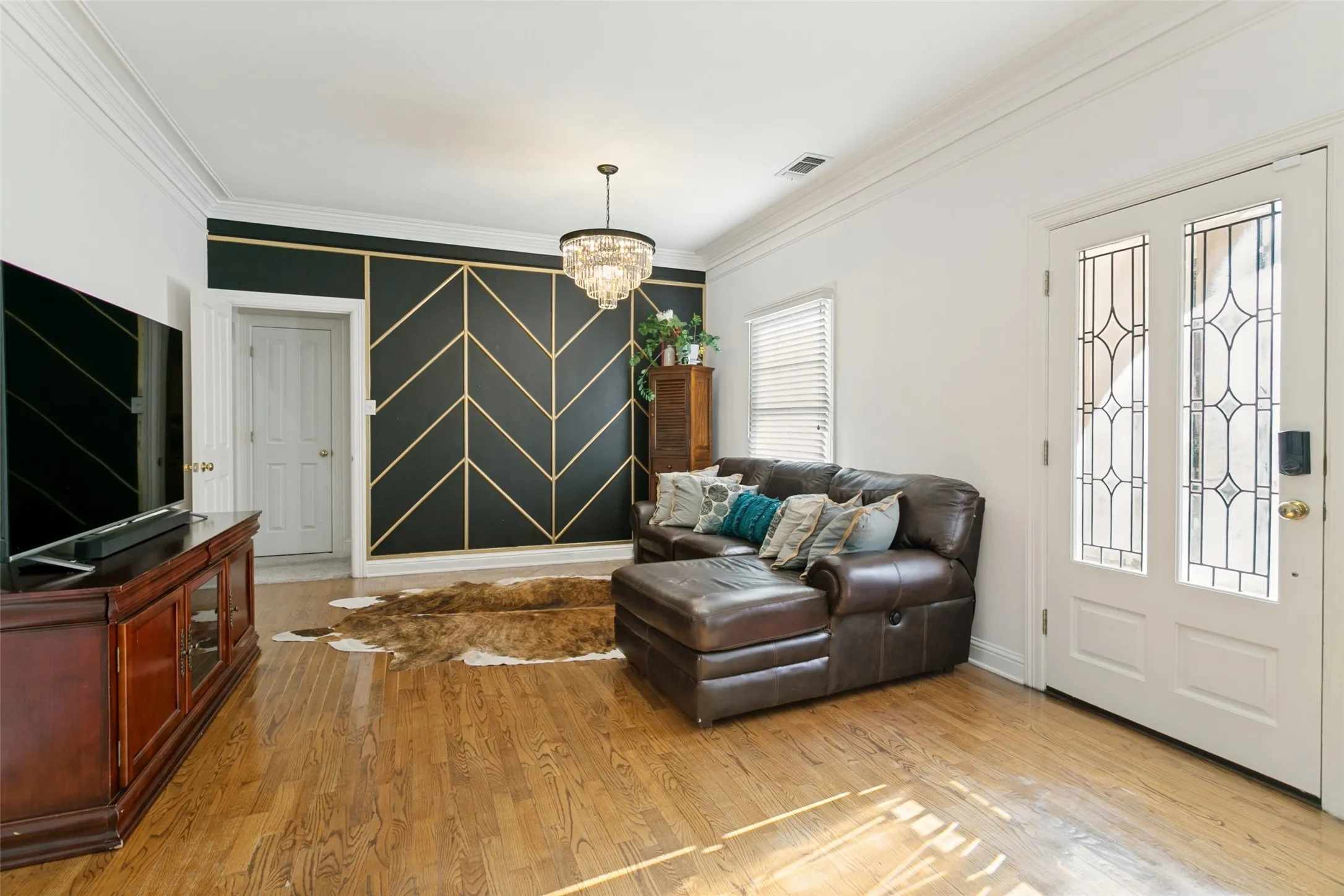 Single Family Residence For Sale in Tarrant County , 1208 Kelpie Court, Fort Worth, Texas 76111, 3 Bedroom, 2 Bathroom, 2 Garage spaces, 2,324 Sqft, built in 1995, mls#21384209, Real Estate Agent in Fort Worth, Homes For Sale in Tarrant county, Homes For Sale in Fort Worth, Realtor in Fort Worth Texas, Real Estate Brokerage Independent Realty Texas, Luminita Cordes Realtor
