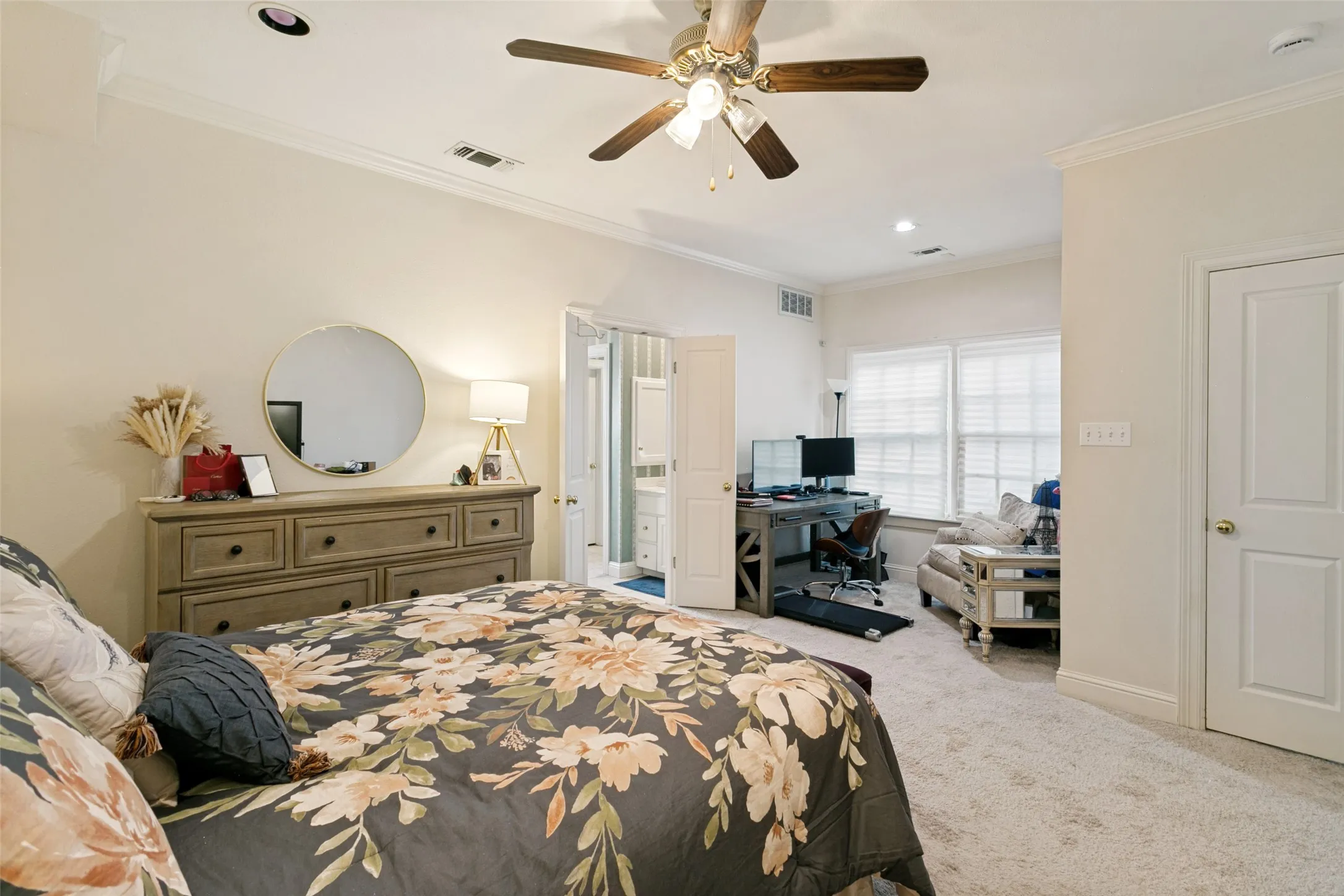 Single Family Residence For Sale in Tarrant County , 1208 Kelpie Court, Fort Worth, Texas 76111, 3 Bedroom, 2 Bathroom, 2 Garage spaces, 2,324 Sqft, built in 1995, mls#21384209, Real Estate Agent in Fort Worth, Homes For Sale in Tarrant county, Homes For Sale in Fort Worth, Realtor in Fort Worth Texas, Real Estate Brokerage Independent Realty Texas, Luminita Cordes Realtor